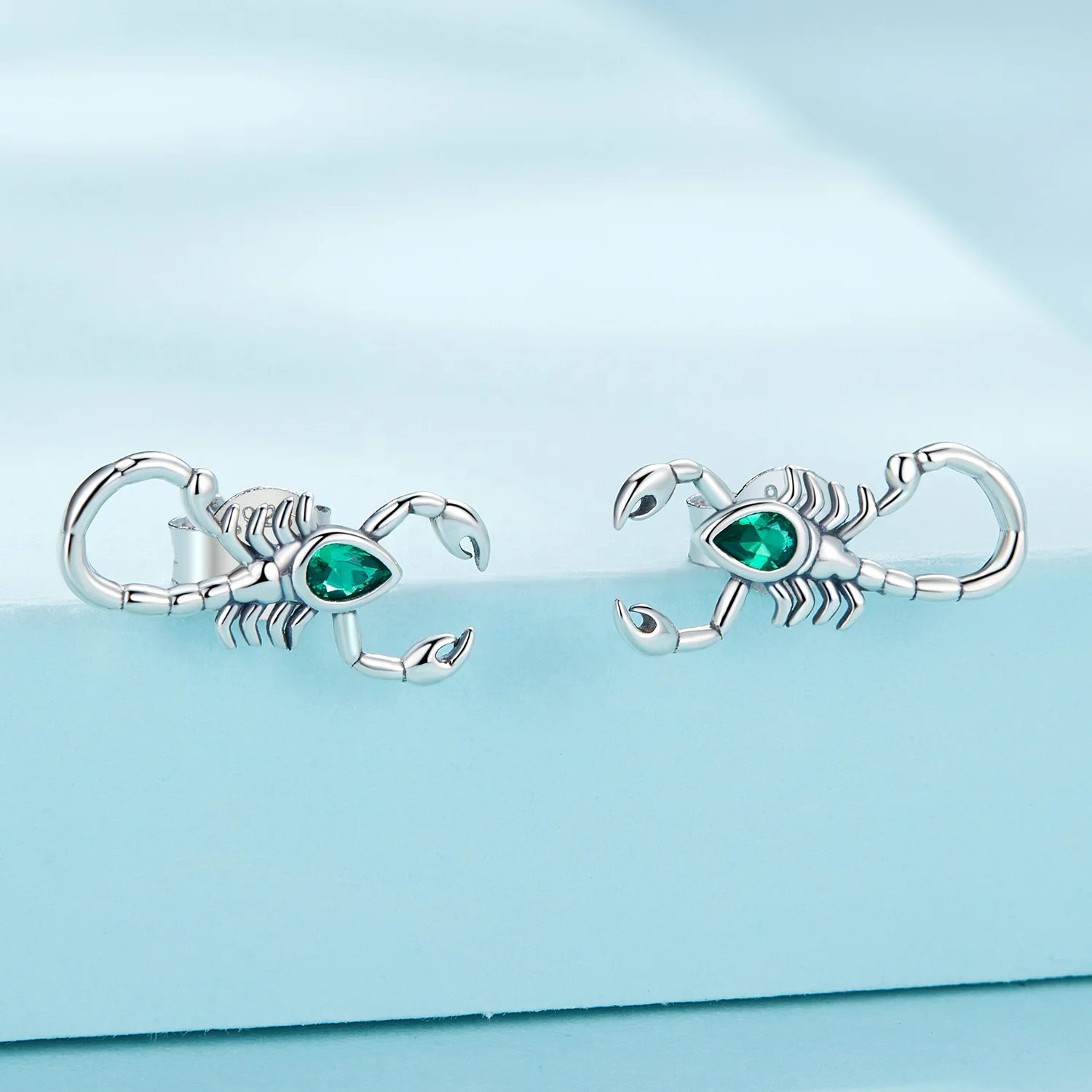 925 Sterling Silver Green Zircon Scorpion Stud Earrings for Women Original Design Animal Earrings Fine Jewelry SCE1555