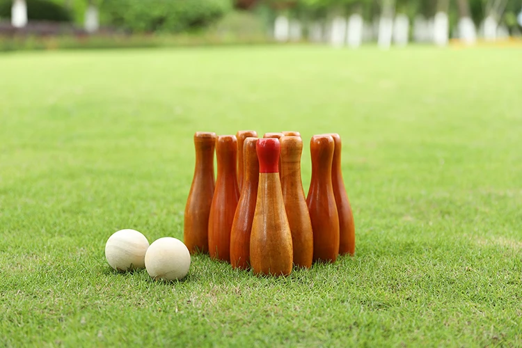 
WAFFLE GAMES Classic Solid Wood Stained Outdoor Lawn Bowling Game Set 