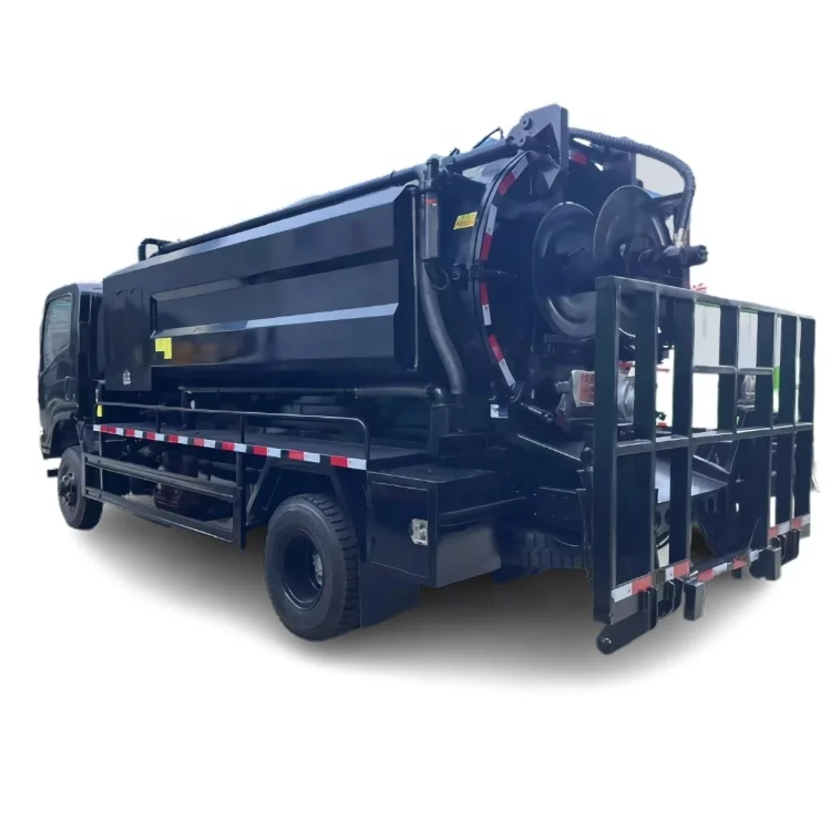 1suzu F-T-R 6wheelers Suction Boom(remote Control)Vacuum Jetting pressure clean Truck Toilet/septic Sewage Tank Trucks Steel