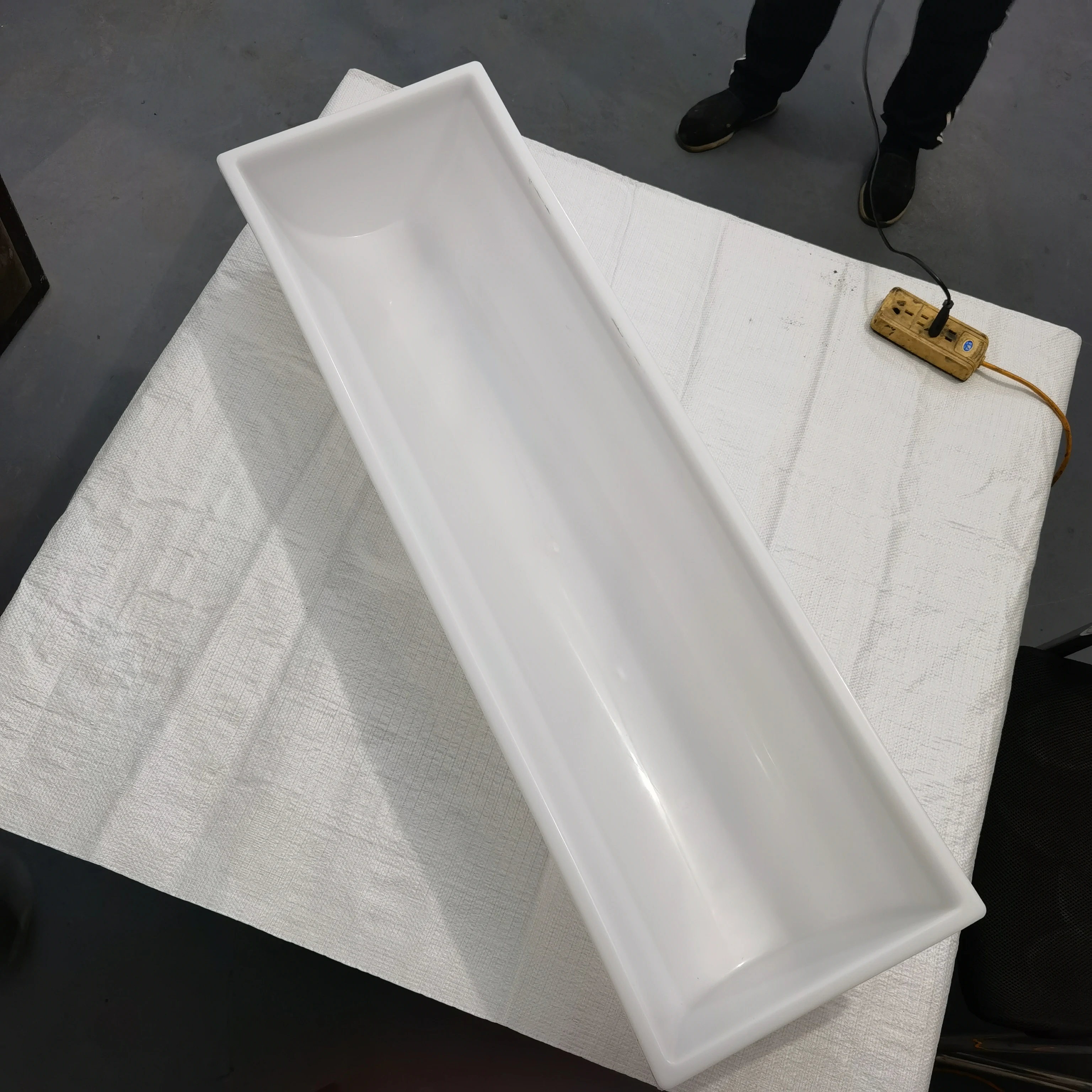 Современный дизайн, оптовая продажа, пластиковый большой питьевой лоток для овец, лошадей, крупного рогатого скота