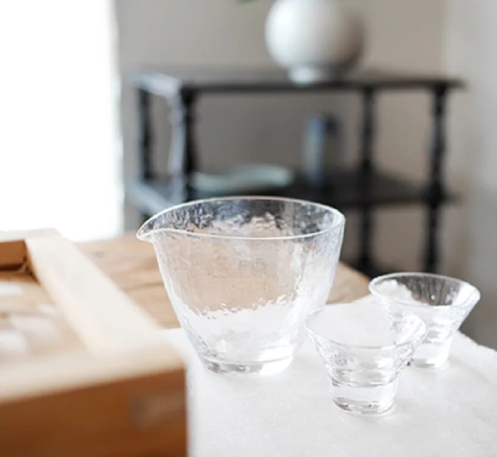 TOYO SASAKI GLASS Unevenness design carafe. 32335 glass decanter sake bottle Katakuchi Tokkuri Ochoko