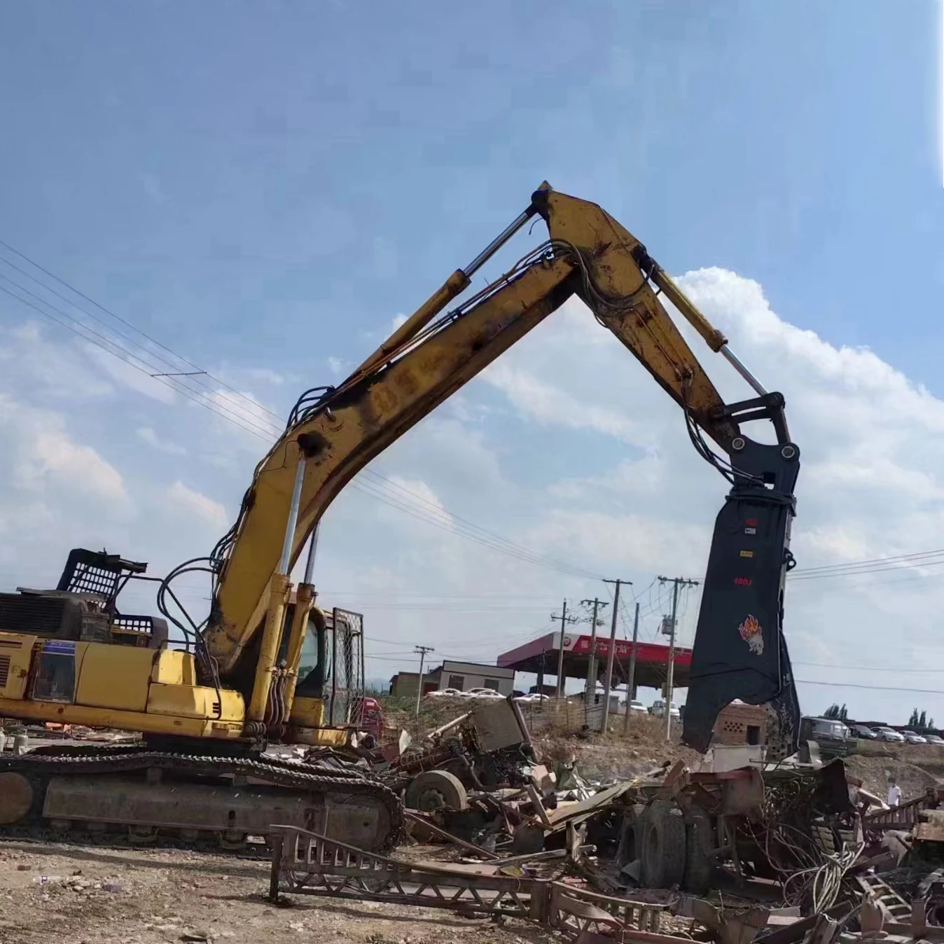 Mobile scrap excavator hydraulic demolition metal shears