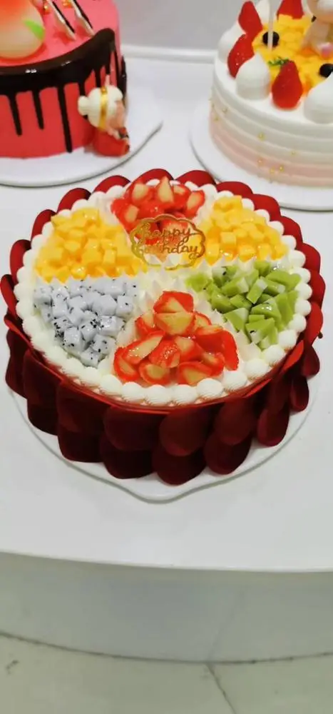 Creative products for wedding cakes