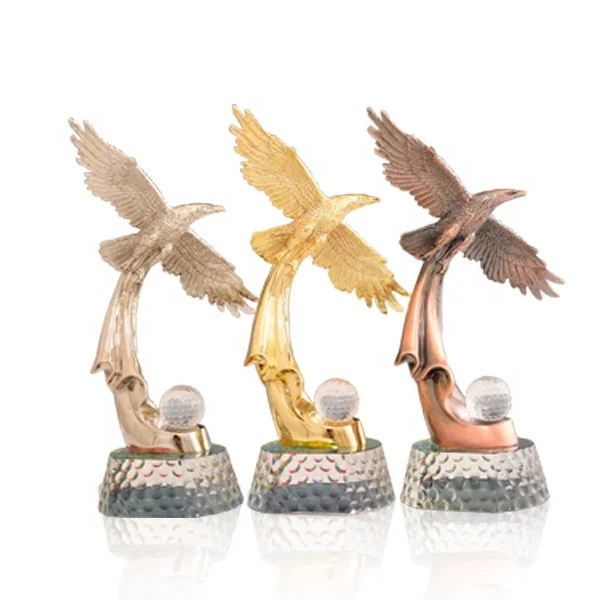 Fly winged eagle trophy,gold/silver/copper plated eagle championship golf ball trophy crystal award