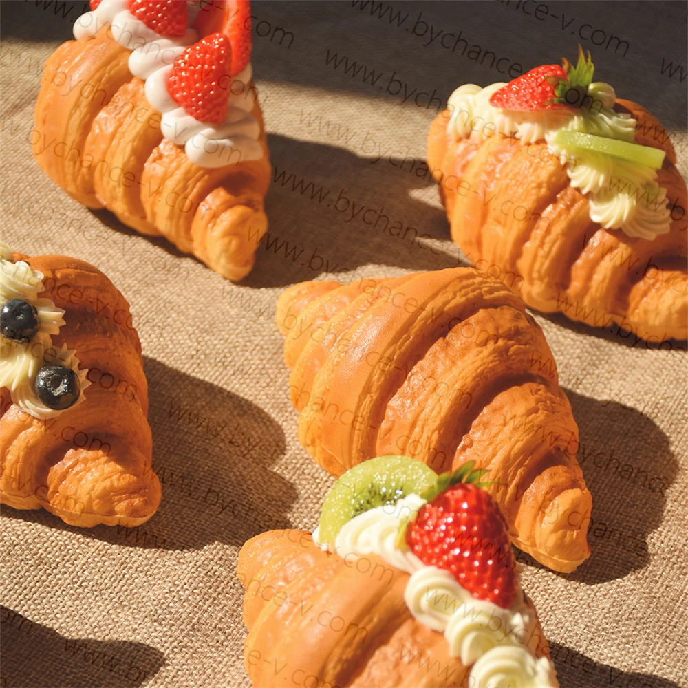 Bread shop Bakery store windows display props artificial croissant imitation creamed fruits bread for Christmas centerpieces