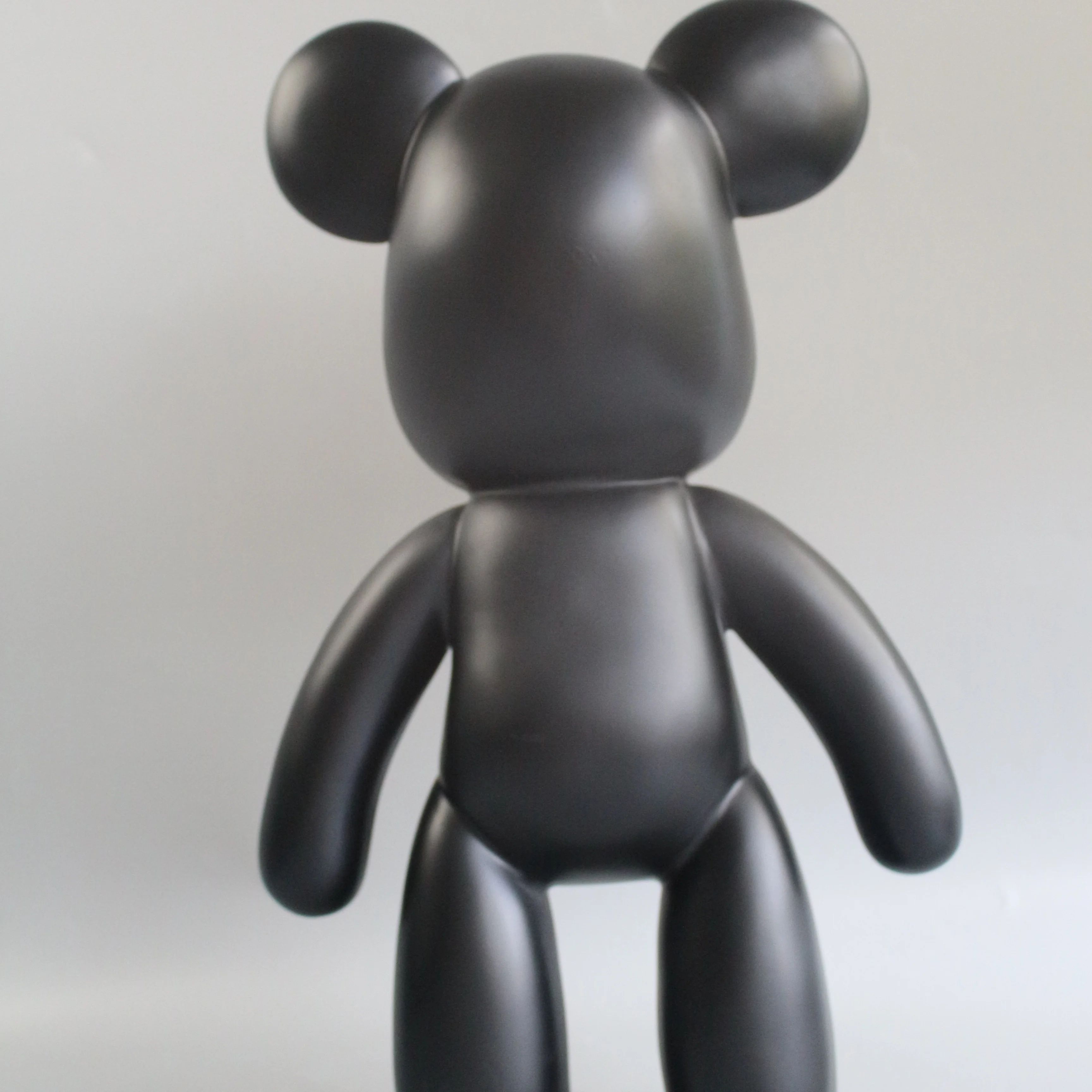 Teddy bear resin crafts shop window display decoration factory custom design and processing Resin ornament Display factory