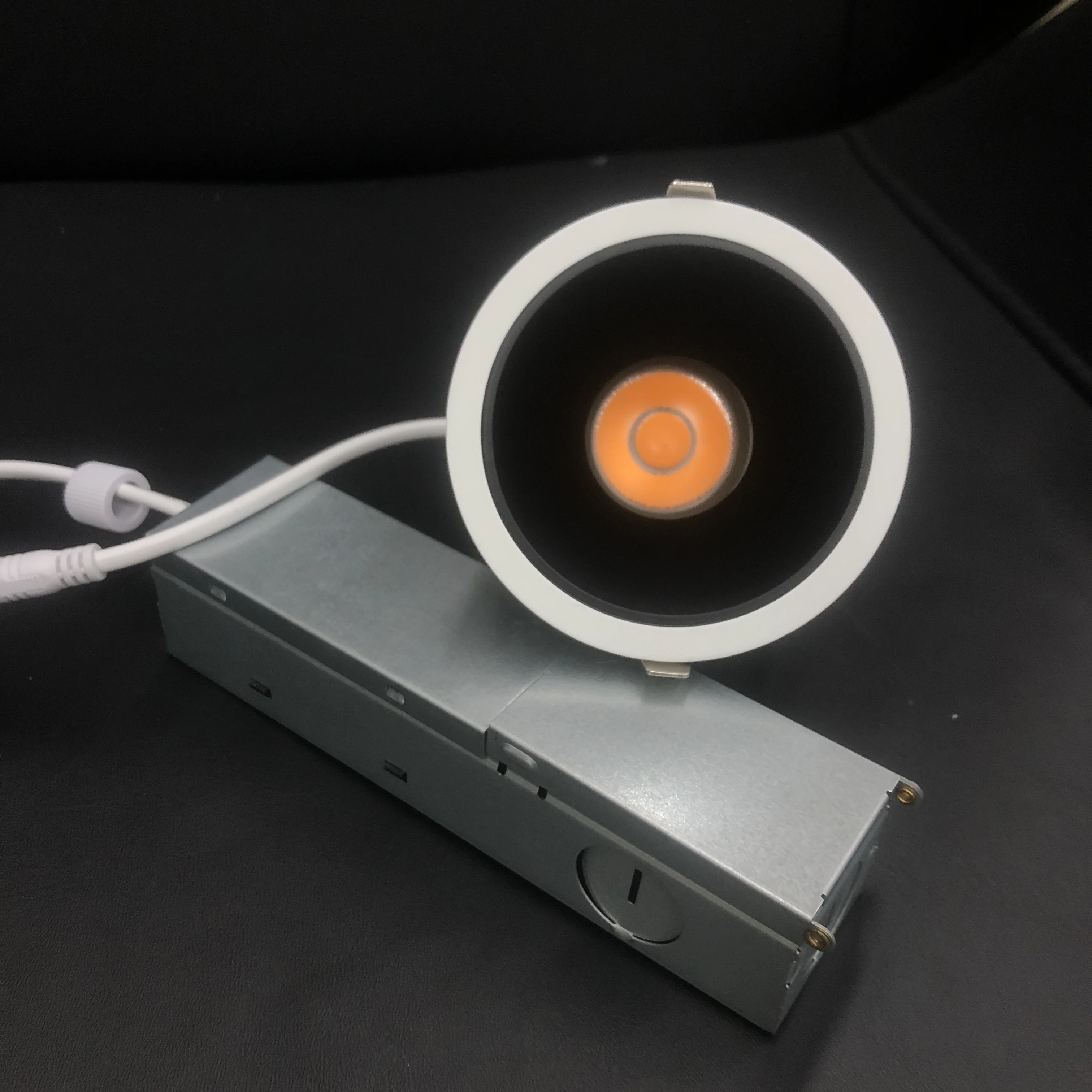 Светодиодный потолочный светильник ETL ES FCC 7-9 Вт 100-130 В ic Номинальный матовый черный оптический угол луча 15 ° 24 36 вырезать 50-55 мм шт 3CCT dim 27k30k40k