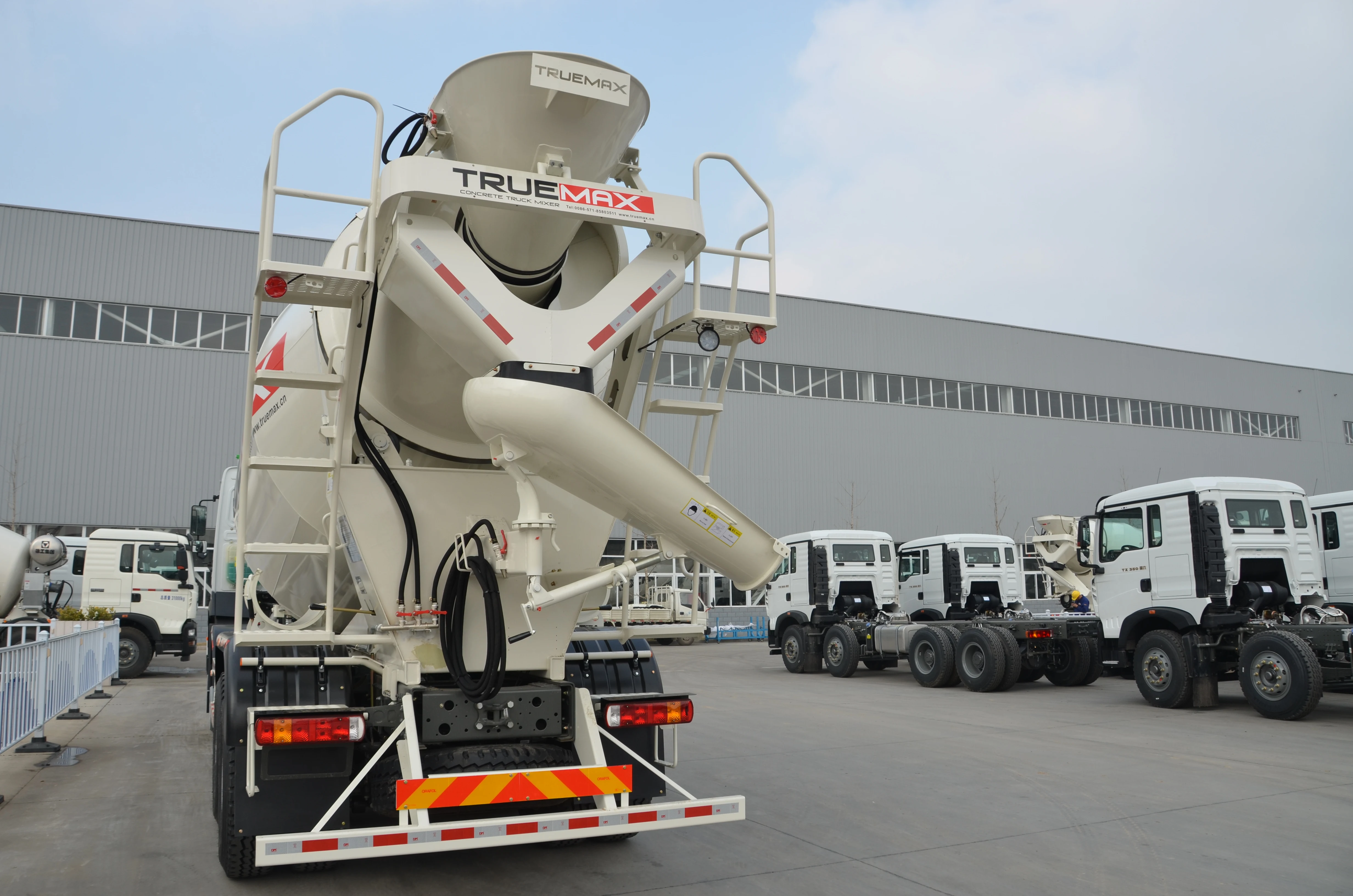 12 cubic concrete mixer truck/ concrete transit mixer