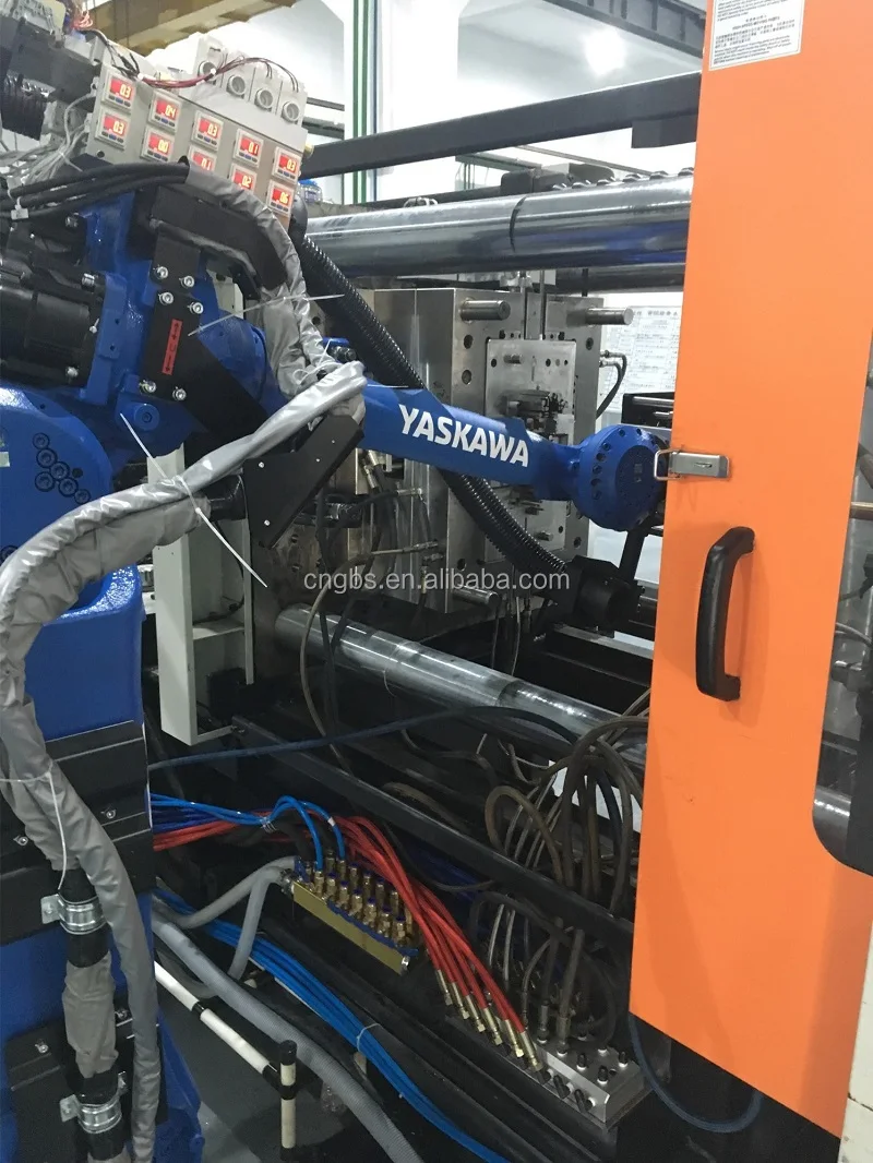 Автоматический промышленный робот Yaskawa Motoman AR2010 с другими дуговой сваркой RD350S для сварки как сварочный аппарат