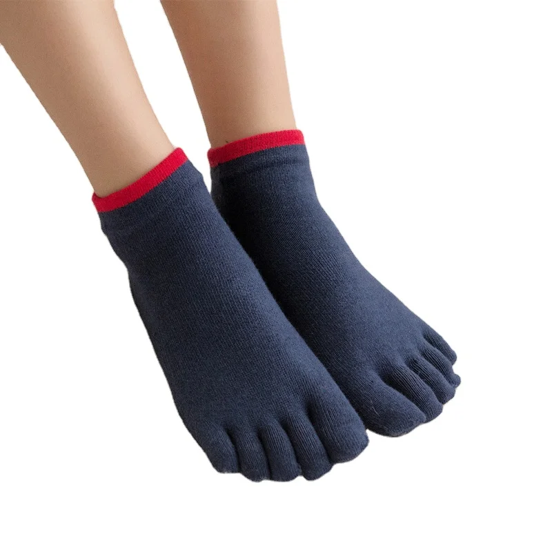 Can custom OEM design and color  yoga Comfortable Magnetic toe  grey custom five finger socks