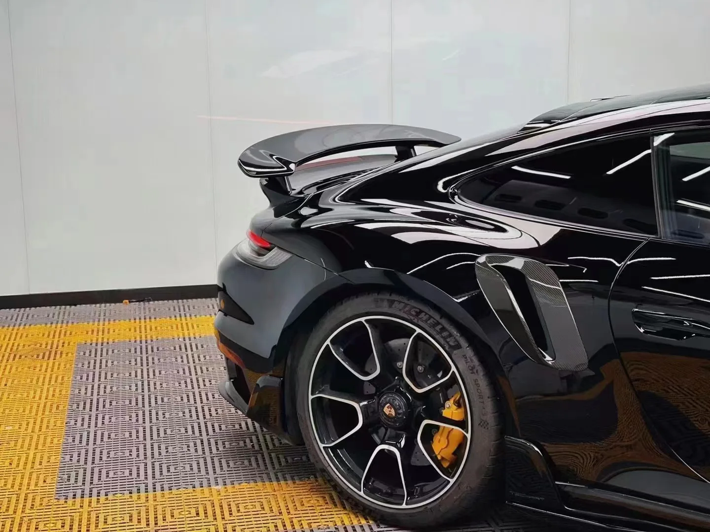 Bright black Car skin Finish Protective Film 1.52 x 17m bubble-free/self-adhesive car body film Bright black ppf film