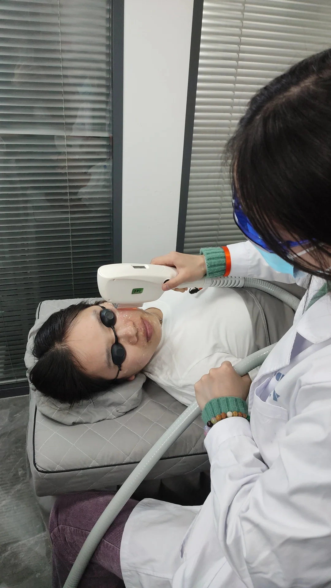GOMECY Faery HR Diode Laser Hair Removal and Hair Reduction on all skin Types for clinic man treatment