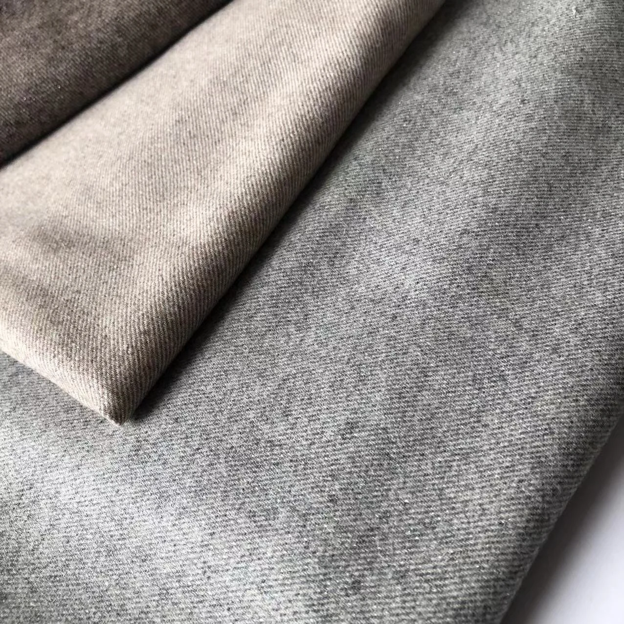 280 gsm 50% wool Single Sided Bright silk Twill Flannel Wool Fabric In stock 420g/m