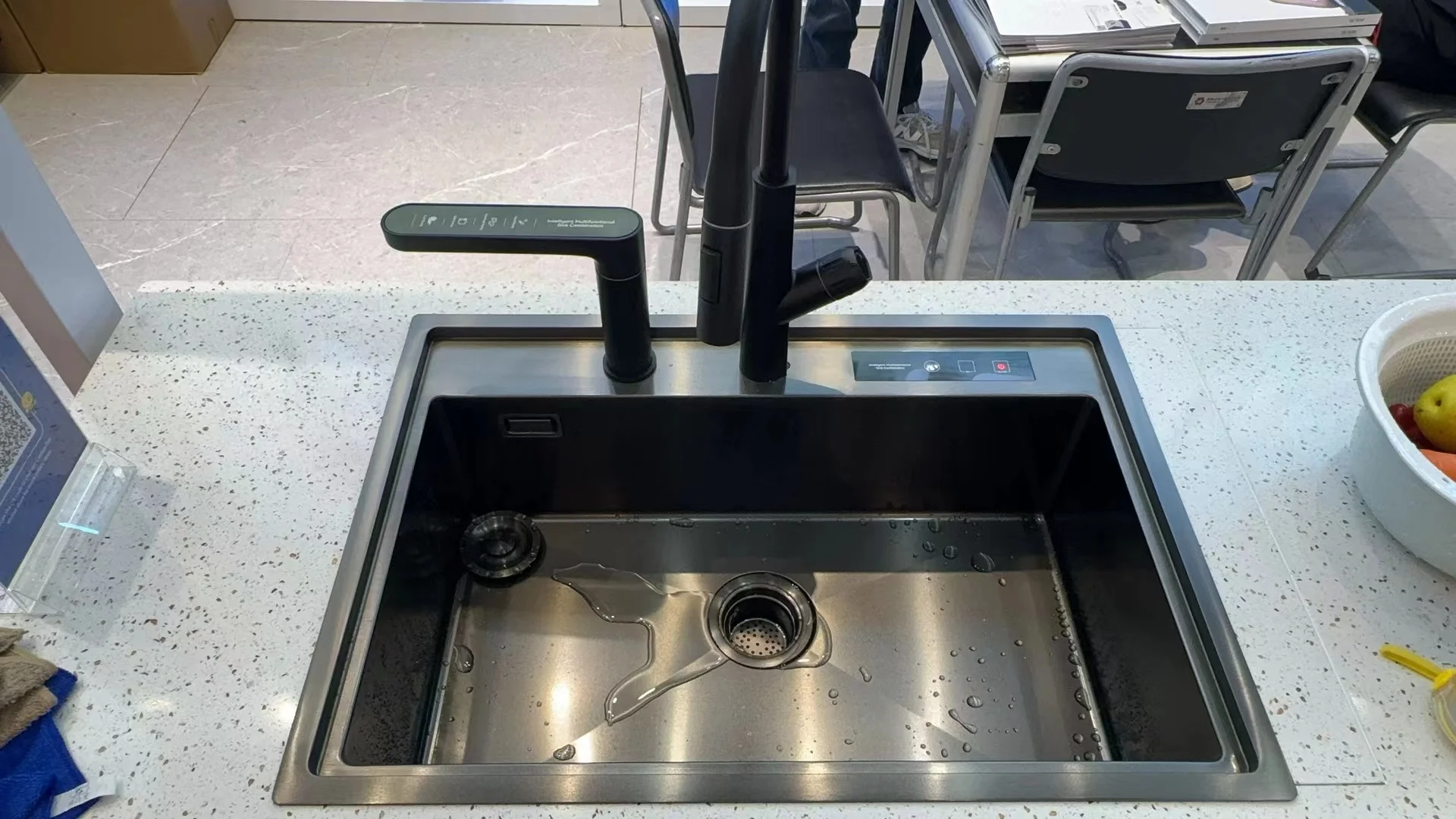 KUAIERTE Stainless Steel Intelligent Automatic Multi-function Single Hole Kitchen Sink Combination Includes Washing and Drying