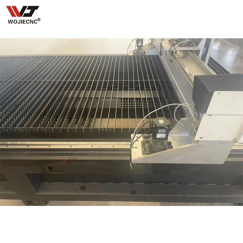 Laser Cutter 1.5KW 2KW 3KW  Laser Cutting Machine For Carbon Steel Stainless Steel