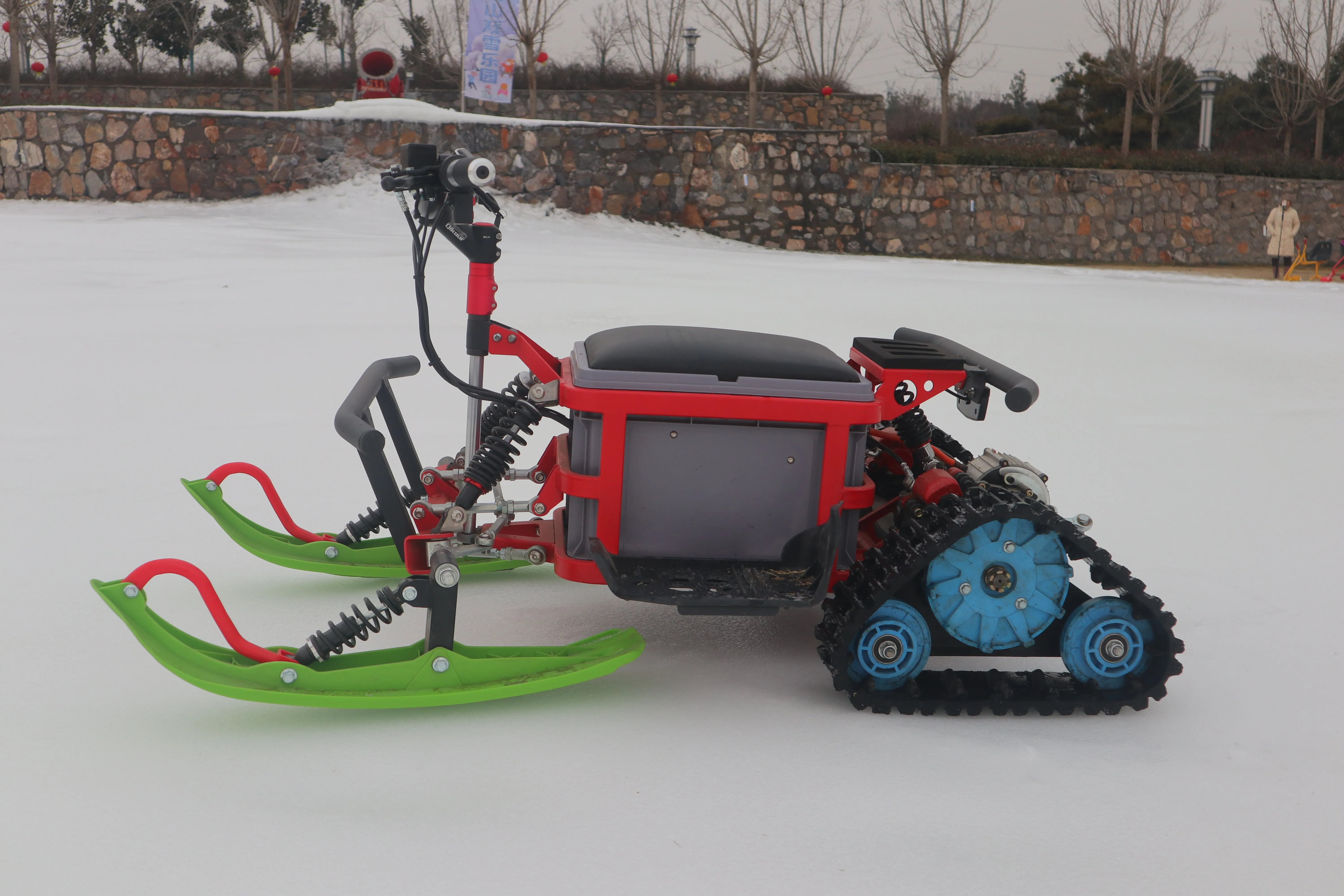 Hot Selling China Adult Four-Wheel Reverse Snowmobiles Mountain Style Electric Motorcycle Sledges with 4 Stroke Engine