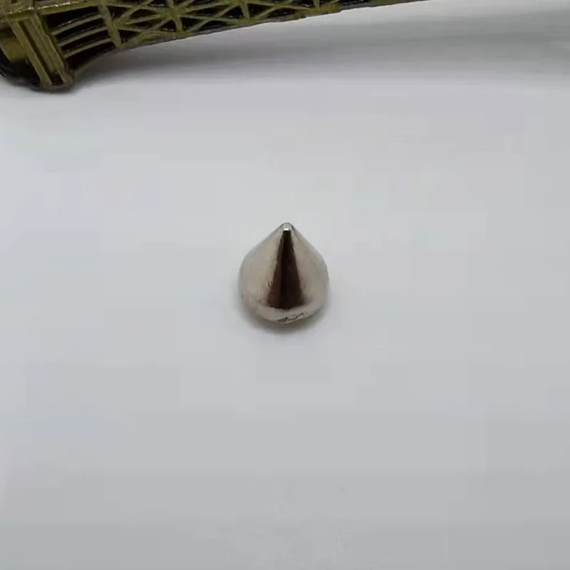 High Quality Bullet Rivets Metal Cone Punk Rivet Spike Stud Rivets Decorative