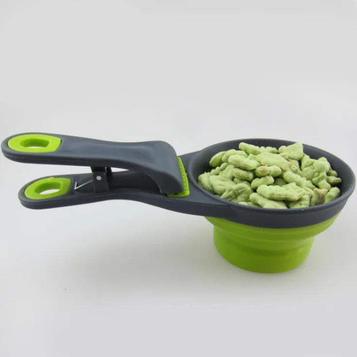 Pet Portable Silicone Collapsible Travel Bowl Pet Food Bowl Plastic Dog Bowl Foldable