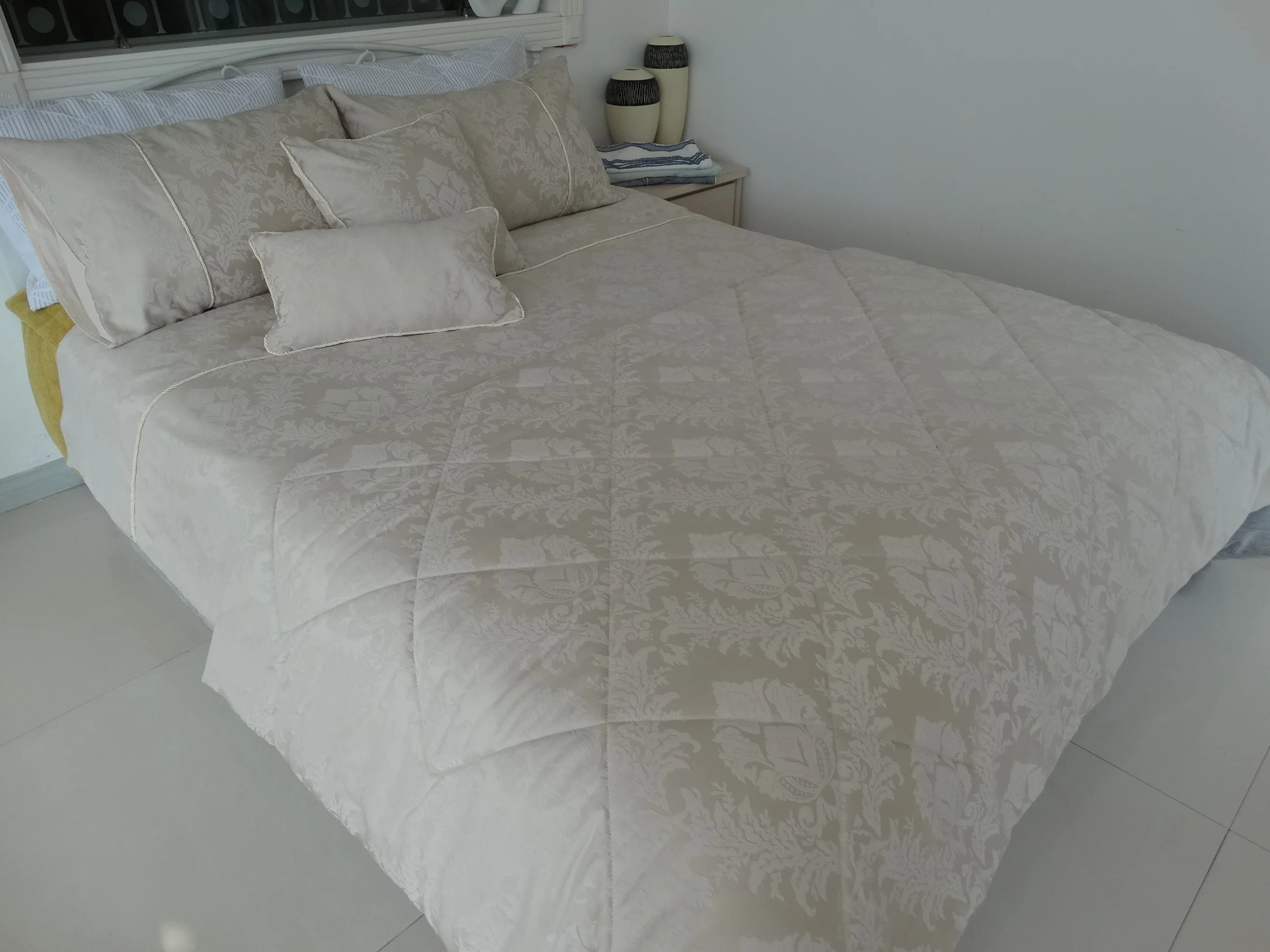 Paisley polycotton jacquard comforter set for living room