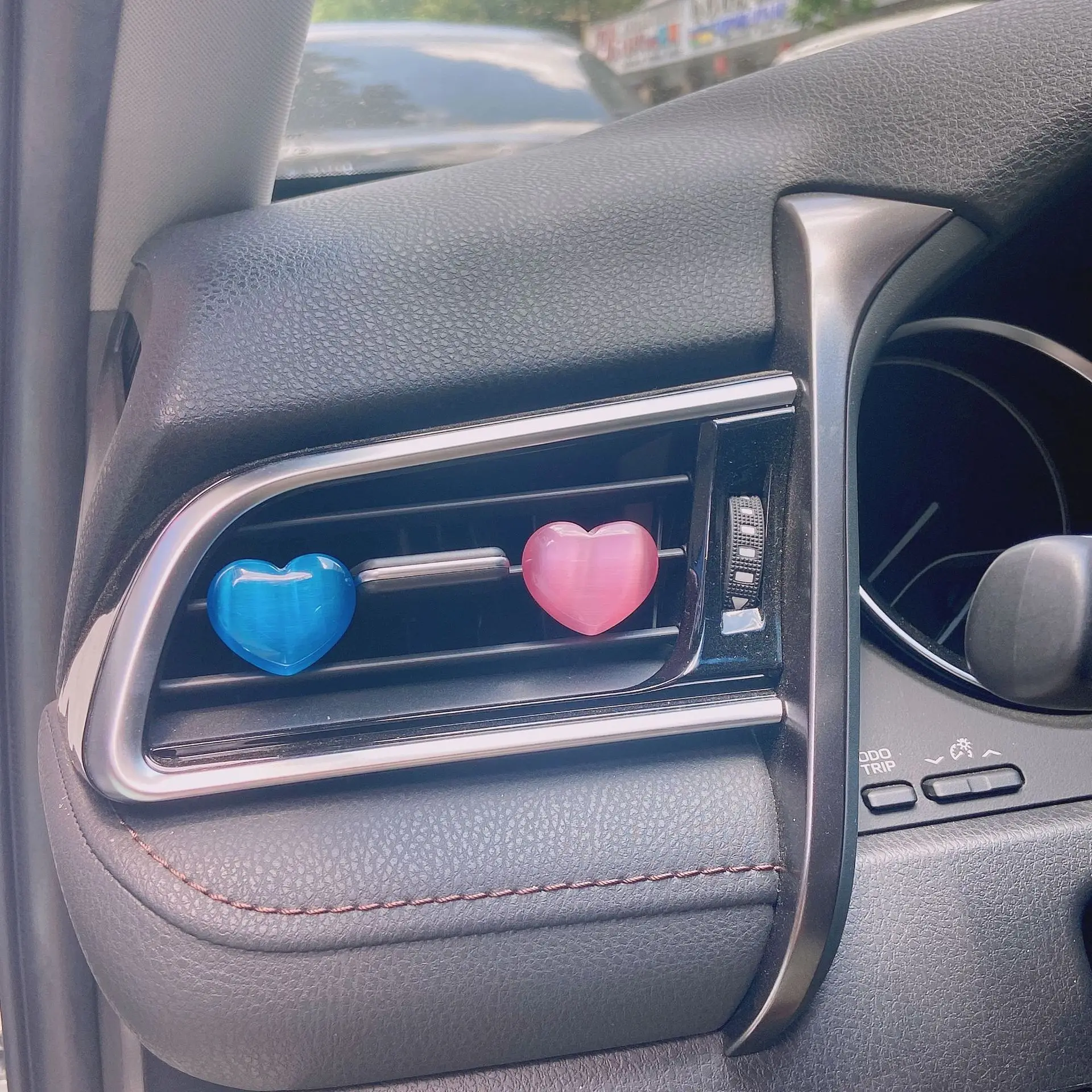 New Charm Heart Shape Air Outlet Decoration Car Interior Accessories Creative Ornament Collection Natural Crystal Stone Jewelry