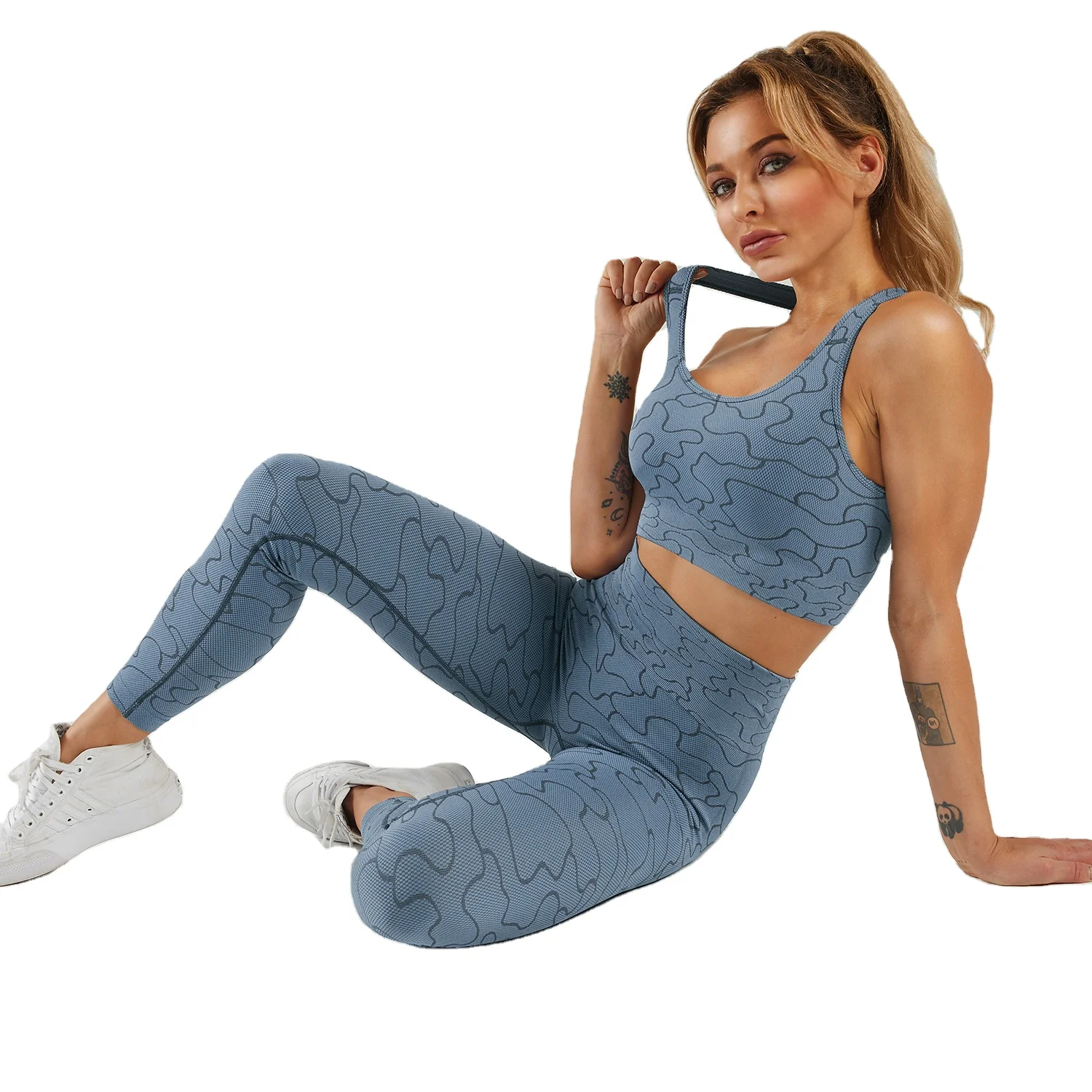 
OEM ODM China Factory Direct Knitting Seamless Fitness Set 2021 Activewear for Women 
