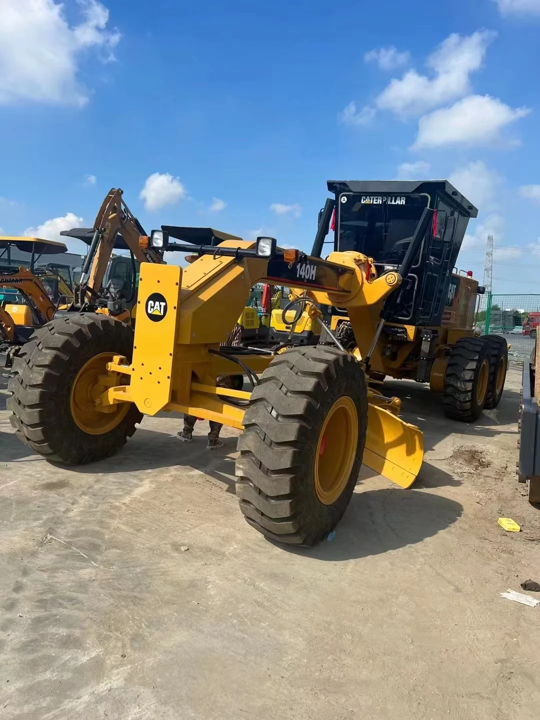 Low Working Hours cat 140h Grader cat 140H motor grader for sale