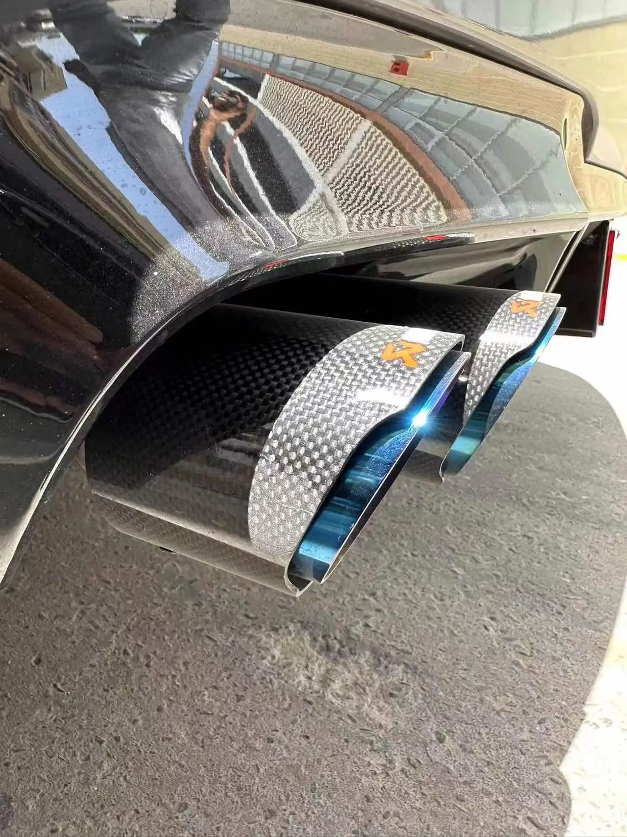 Factory sales Exhaust tip for BMW M5 F90 f10 f30 m3 Carbon Fiber high quality for decoration car muffler pipe