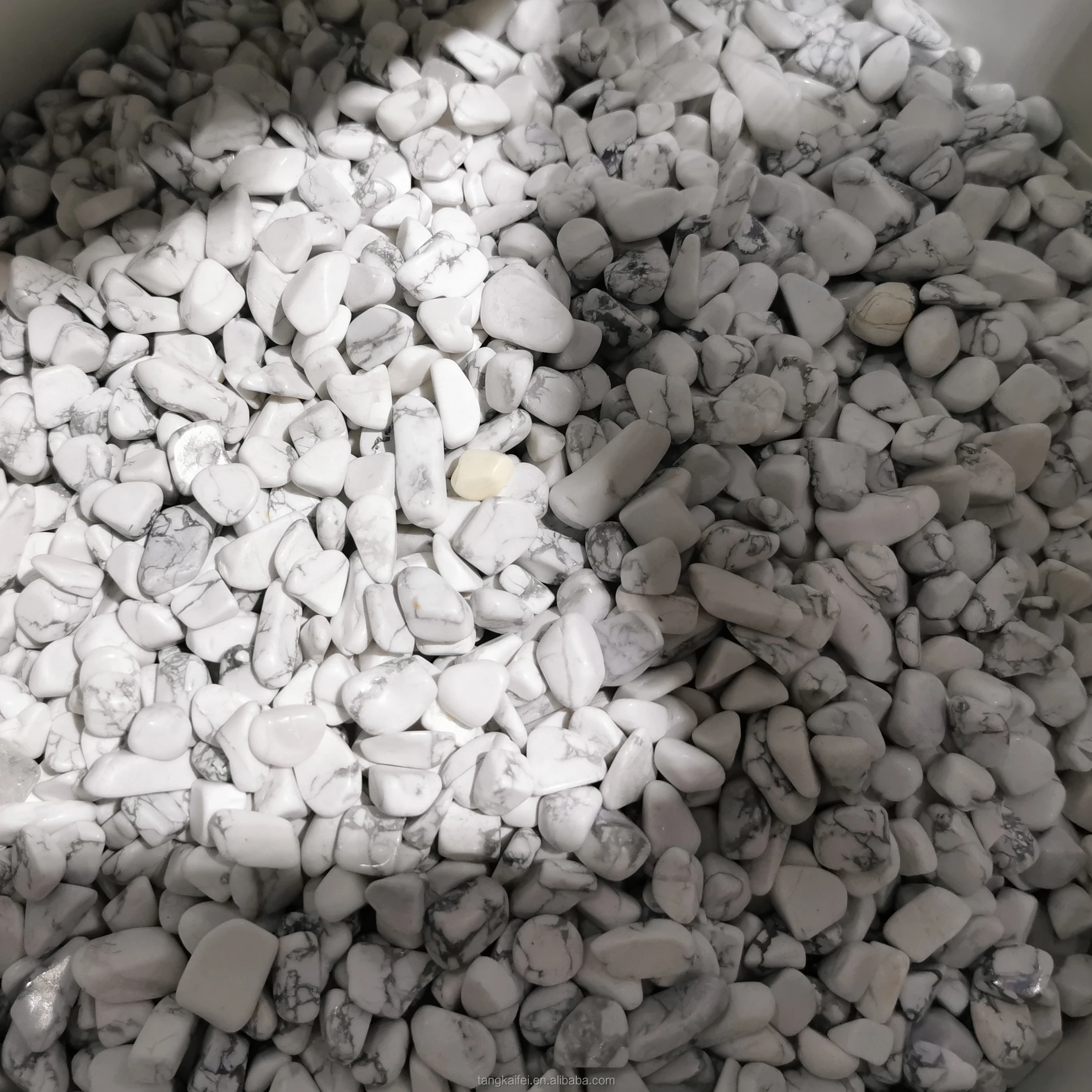 Wholesale high quality natural white pine crystal crushed stone decorative stones