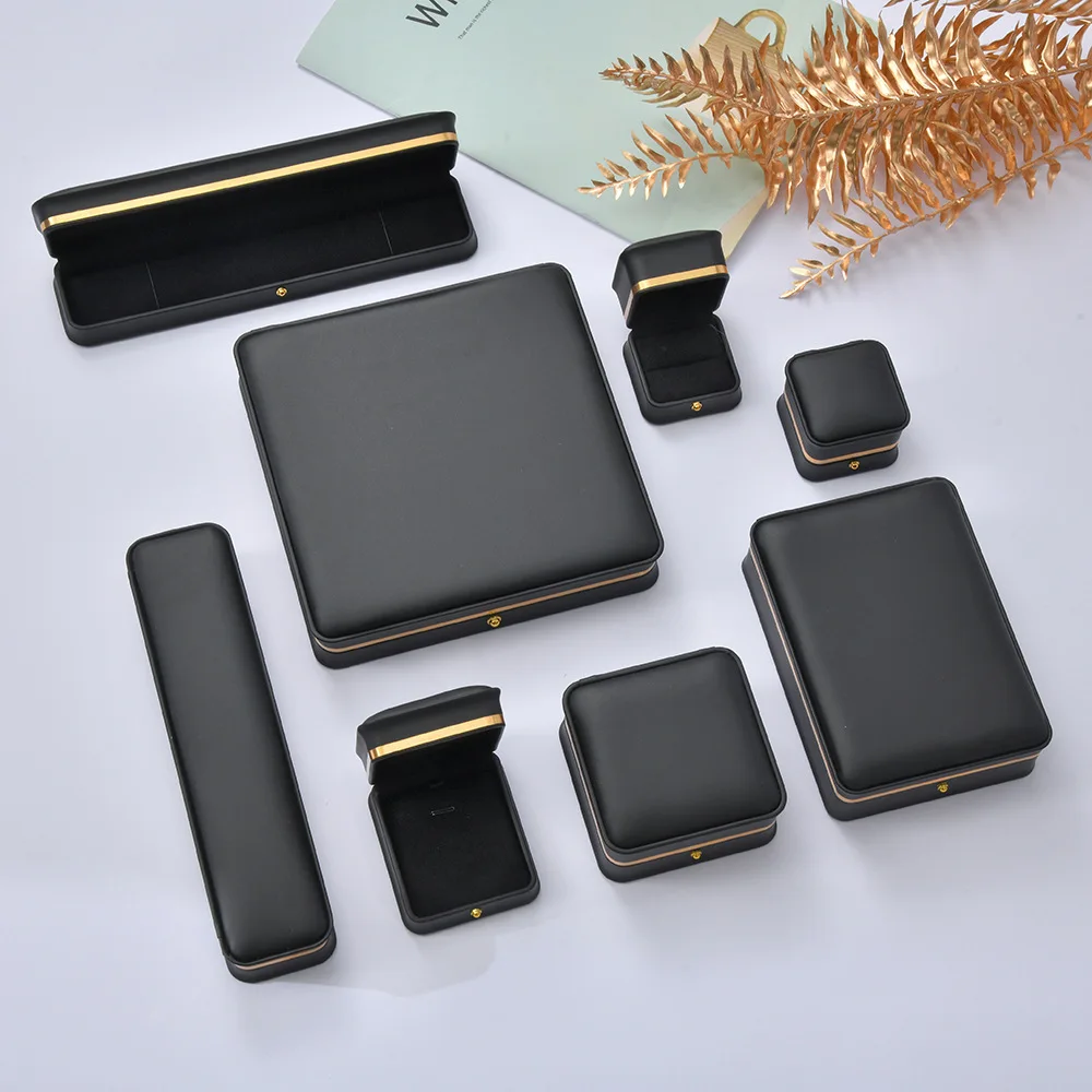 FORTE 2024 Small PU Leather Jewelry Boxes New Style Ring Necklace Pendant Gift Boxes with Gold Edge Set for ring box Packaging