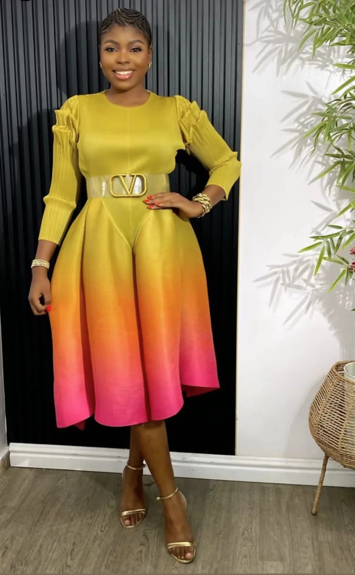 Newest Fashion Elegant Casual Style Factory Outlet Operated Gradient Color Round Neck Miyake Pleated Tunic Woman Dress