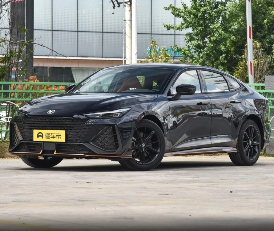 Changan Uni-v 2023 1.5t Changan Univ New Car Changan Uni V Auto Trade/Voiture