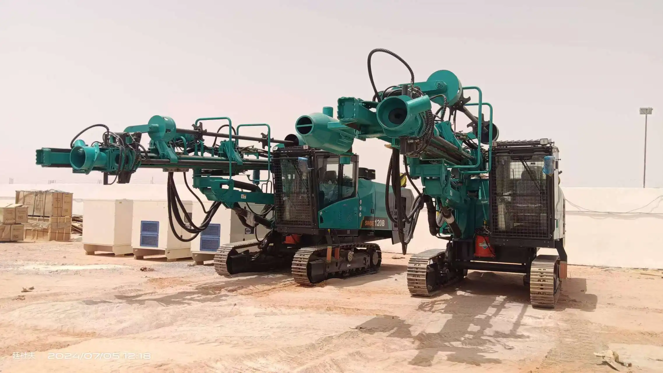 SUNWARD High Drilling Efficiency DTH Drilling Rig SWDE120S-3 90-138mm Drilling Diameter Down the Hole Drilling Rig