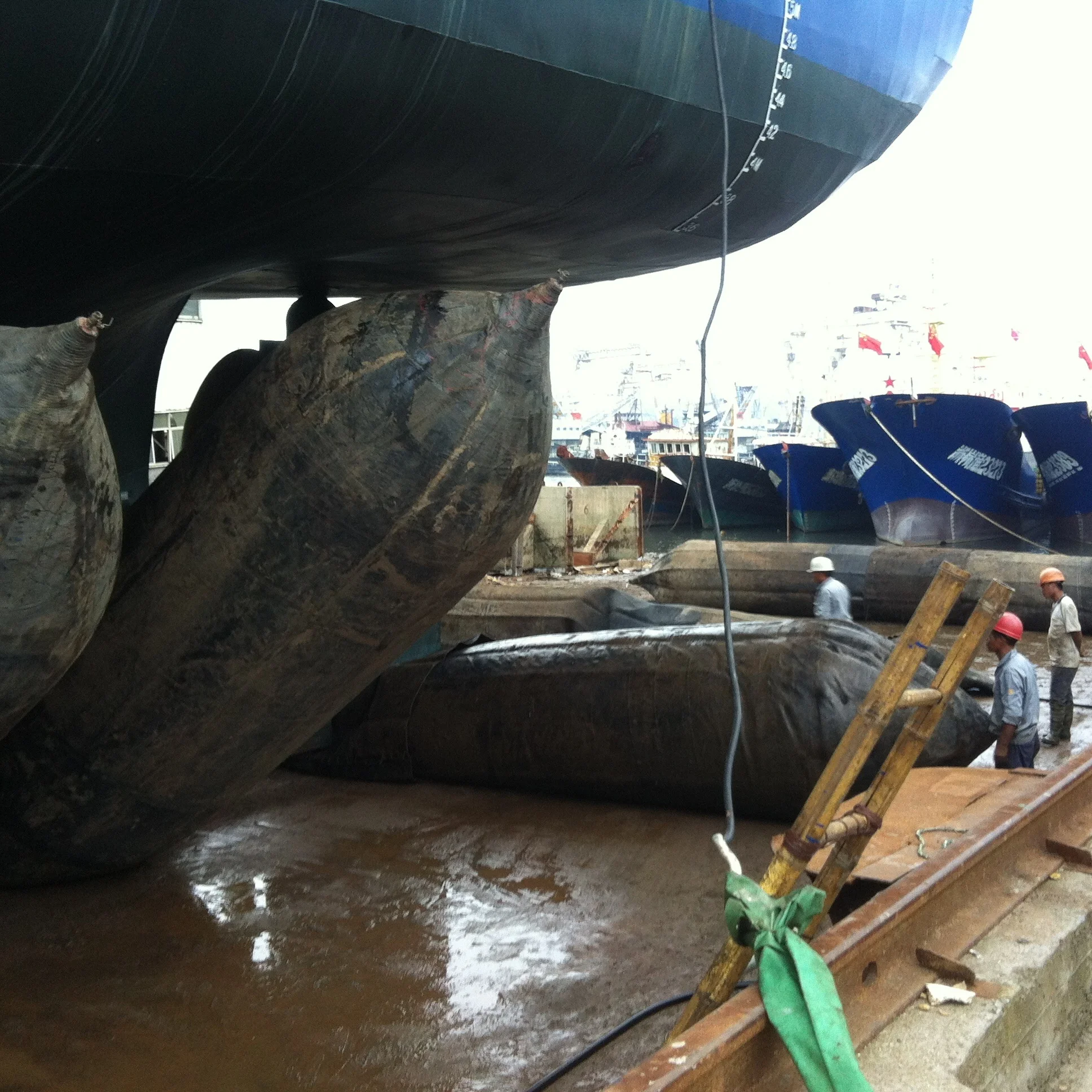 Inflatable Marine Rubber Airbag Tug Boat Ship Launching Haulouts Salvage Air Lift Bag