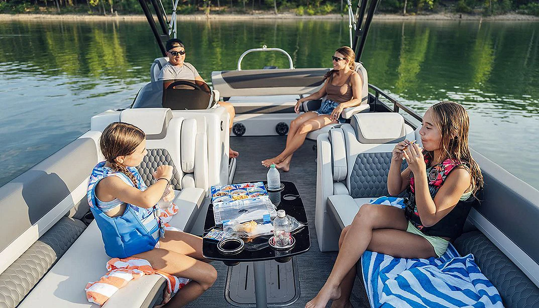 Wholesale Aluminum Pontoon Boat for Fishing Cruising and Party Leisure Customized Luxury Yacht Design from China Factory