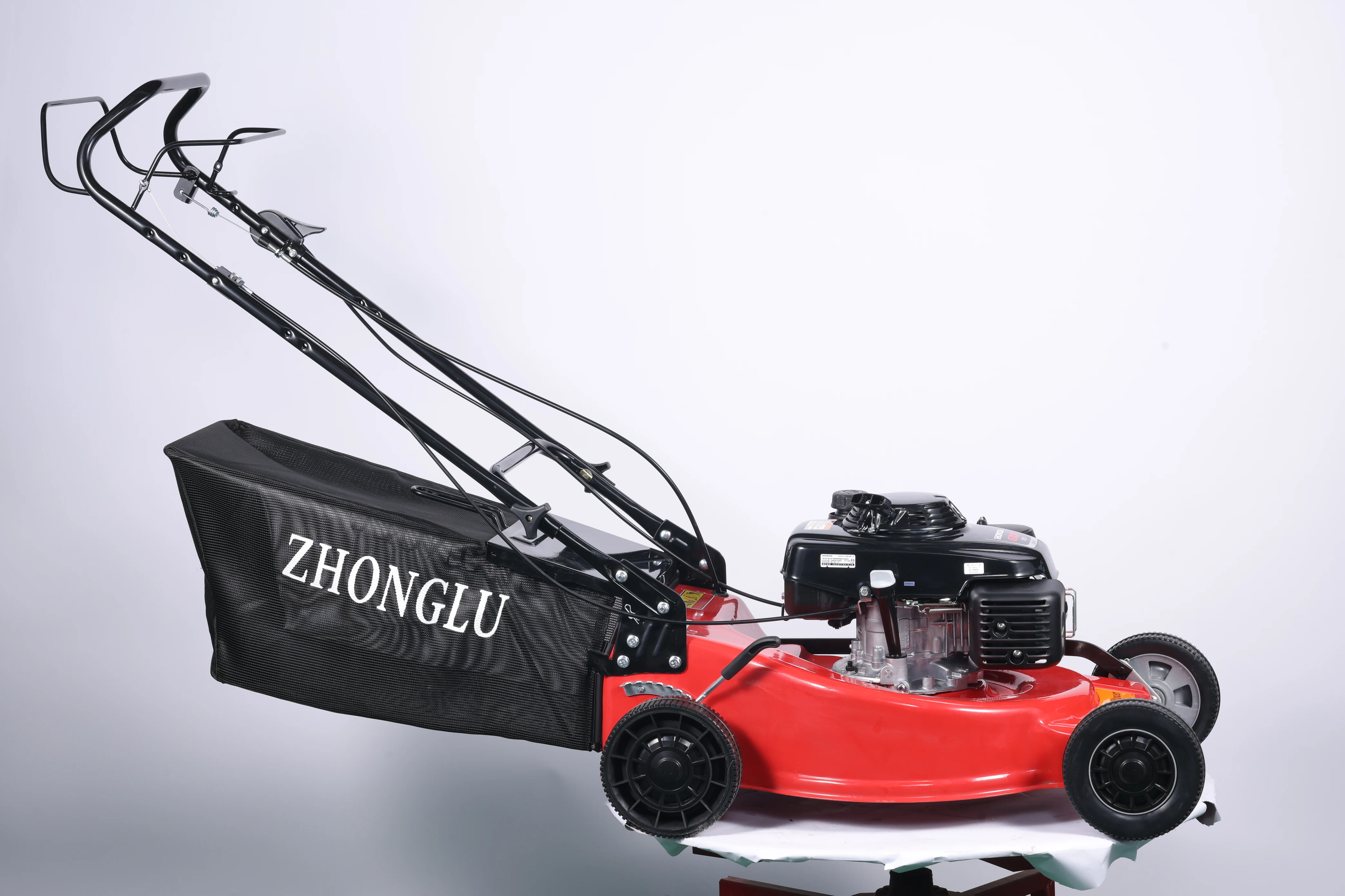 Commercial self propelled lawn mower