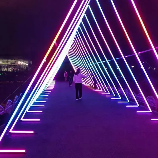 Полноцветный DMX Цифровой 3D пиксель RGB светодиодный подвесной вертикальный линейный трубчатый свет для освещения даже и светодиодного туннеля