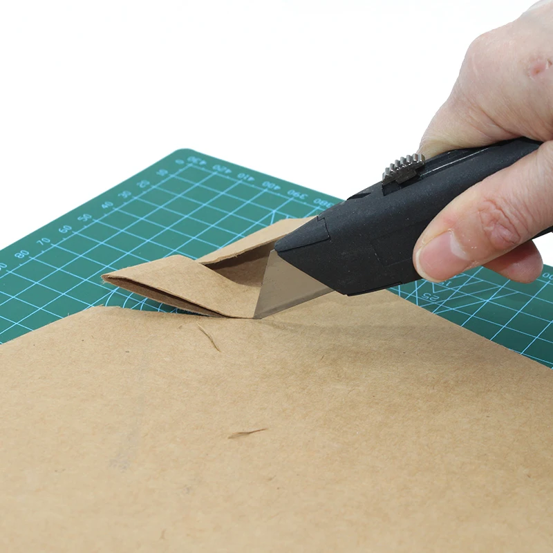 In-stock fast dispatch retractable household and office pocket cutter knife tool utility craft knife
