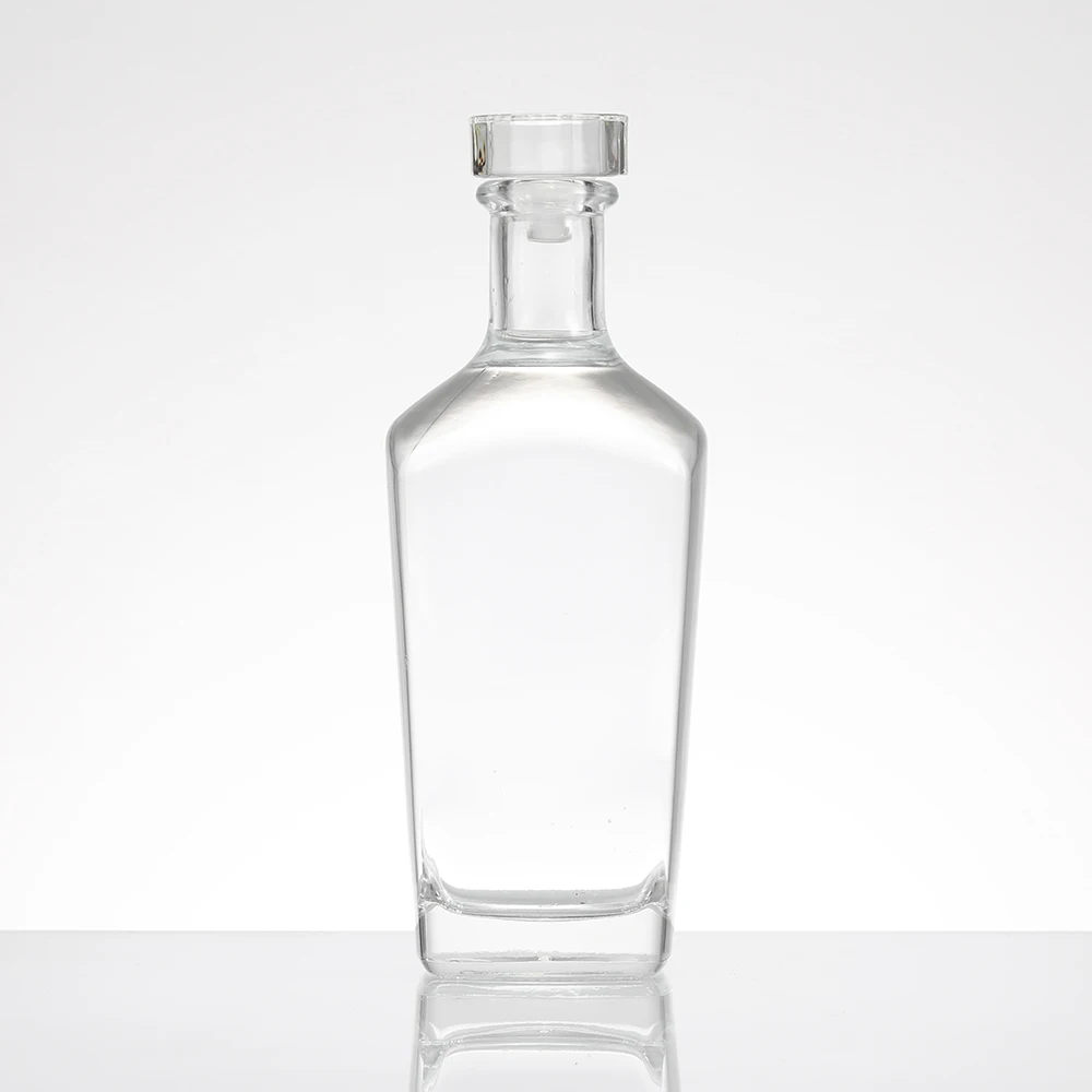 Custom Designed super flint glass square glass bottle 700ml for Wine Vodka Beverage Liquor with cork