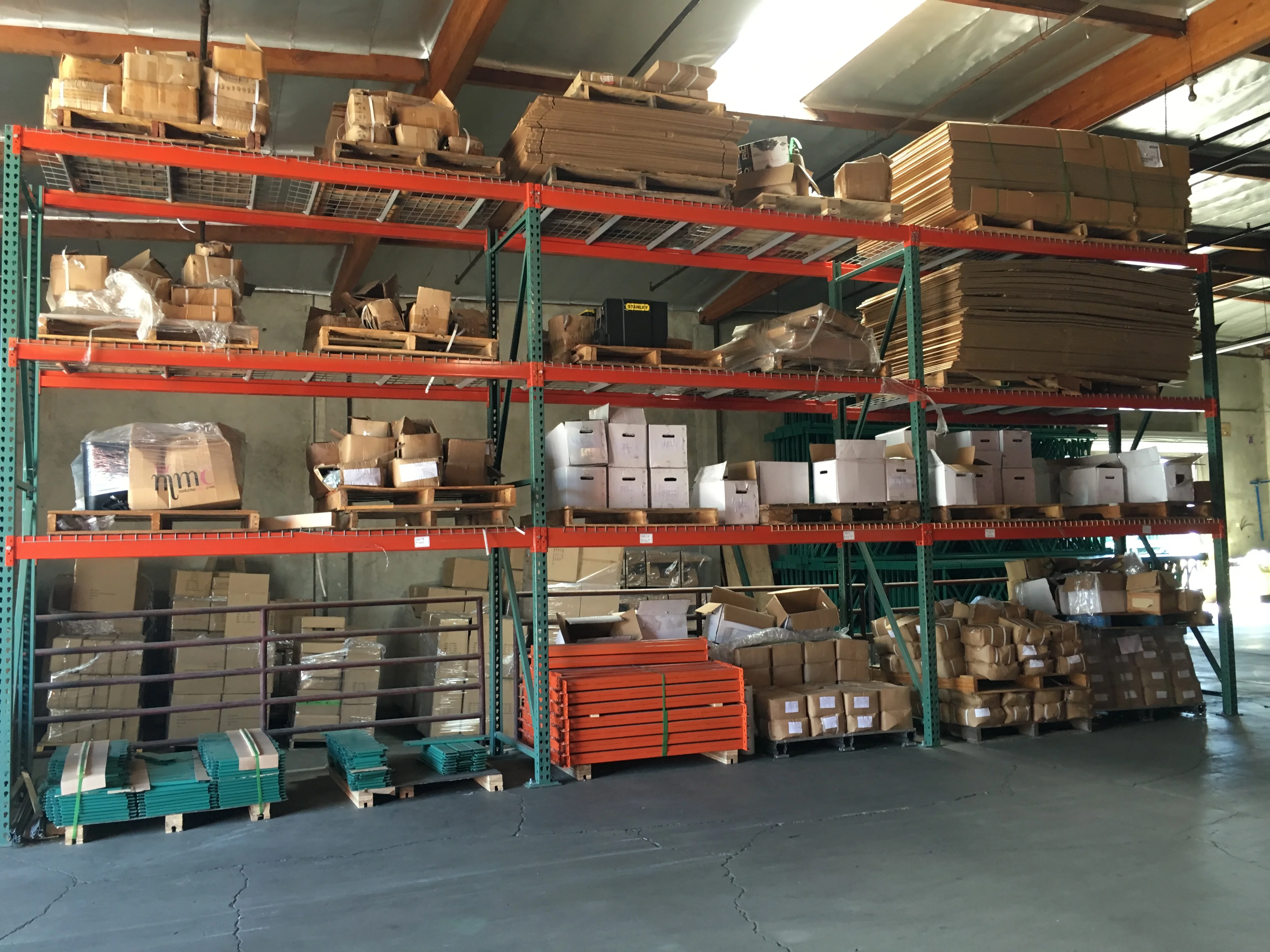 Step beam or box beam in the pallet stotage racking for sale