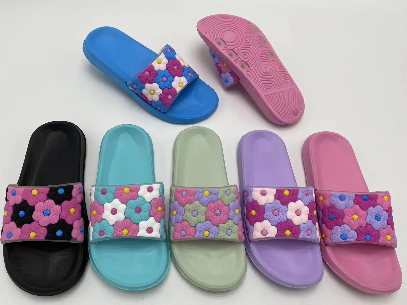 Bosirui Fashion ladies casual slippers non-slip bathroom slippers for kids soft sole slippers Flat Transparent Jelly Sandals