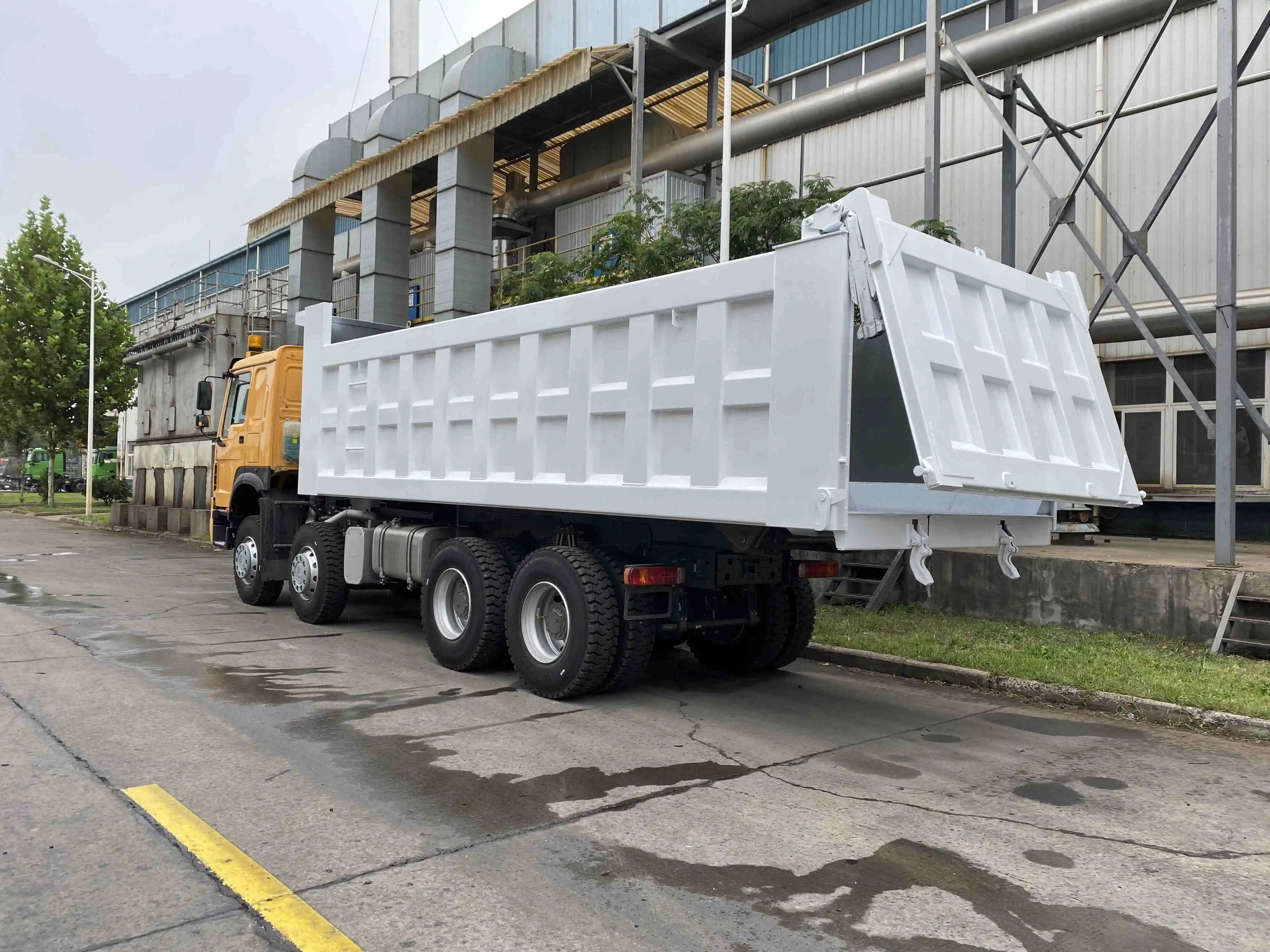 HOWO 2023 Year 400 HP New Model RHD/LHD 10 Wheels and 12 Wheel Dump Truck for Sale