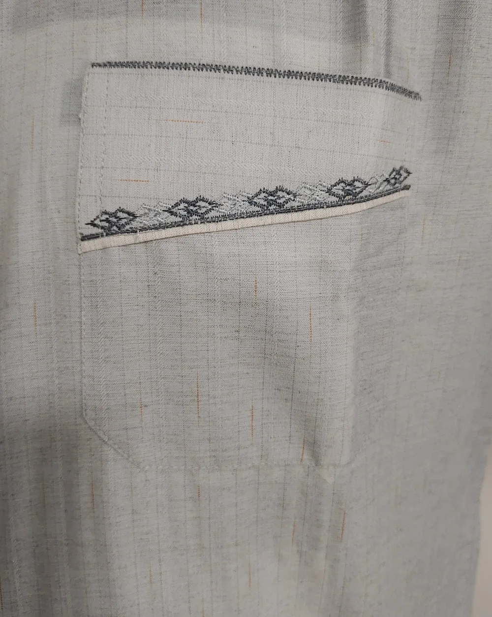 
2021 Hot Sale Stand-up Collar Embroidered Muslim Men Clothing Islamic Half Sleeve Muslim Prayer Robe 