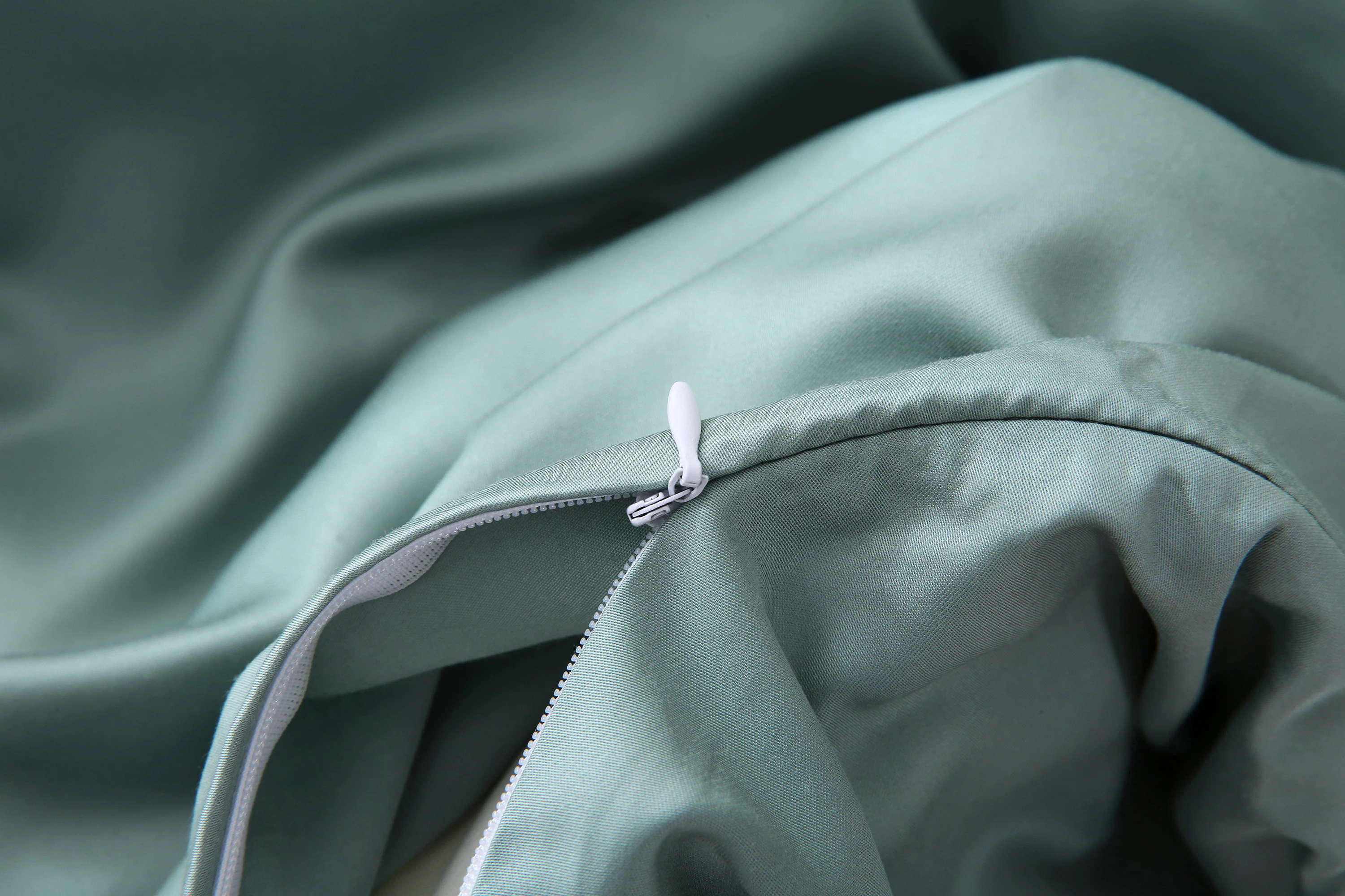 100% Bamboo Viscose Soft and Solid Style OEKO Tex Standard 100 Woven Bedding Set Duvet Cover Set for Cozy Sleep