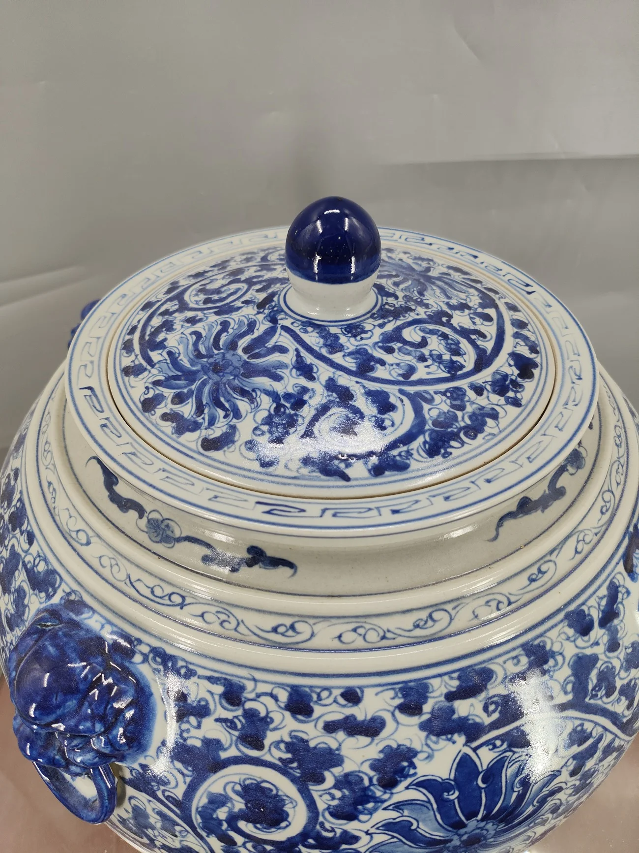 Blue and white jingdezhen antique chinese porcelain classic flower vase home decoration items for kitchen storage