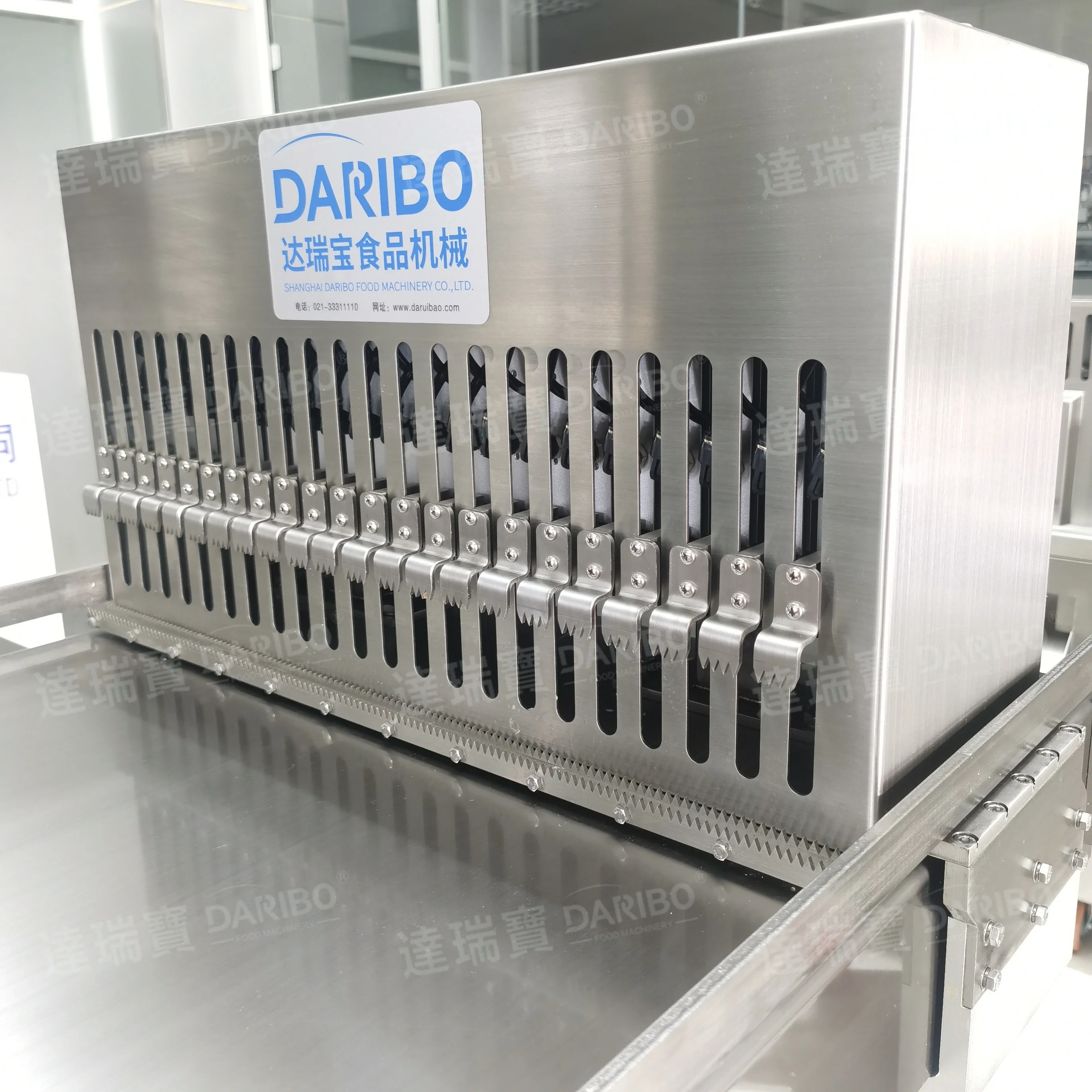 Factory Price Automatic Frozen Product Sawing Machine Sausage steak Tuna Bone Saw Equipment