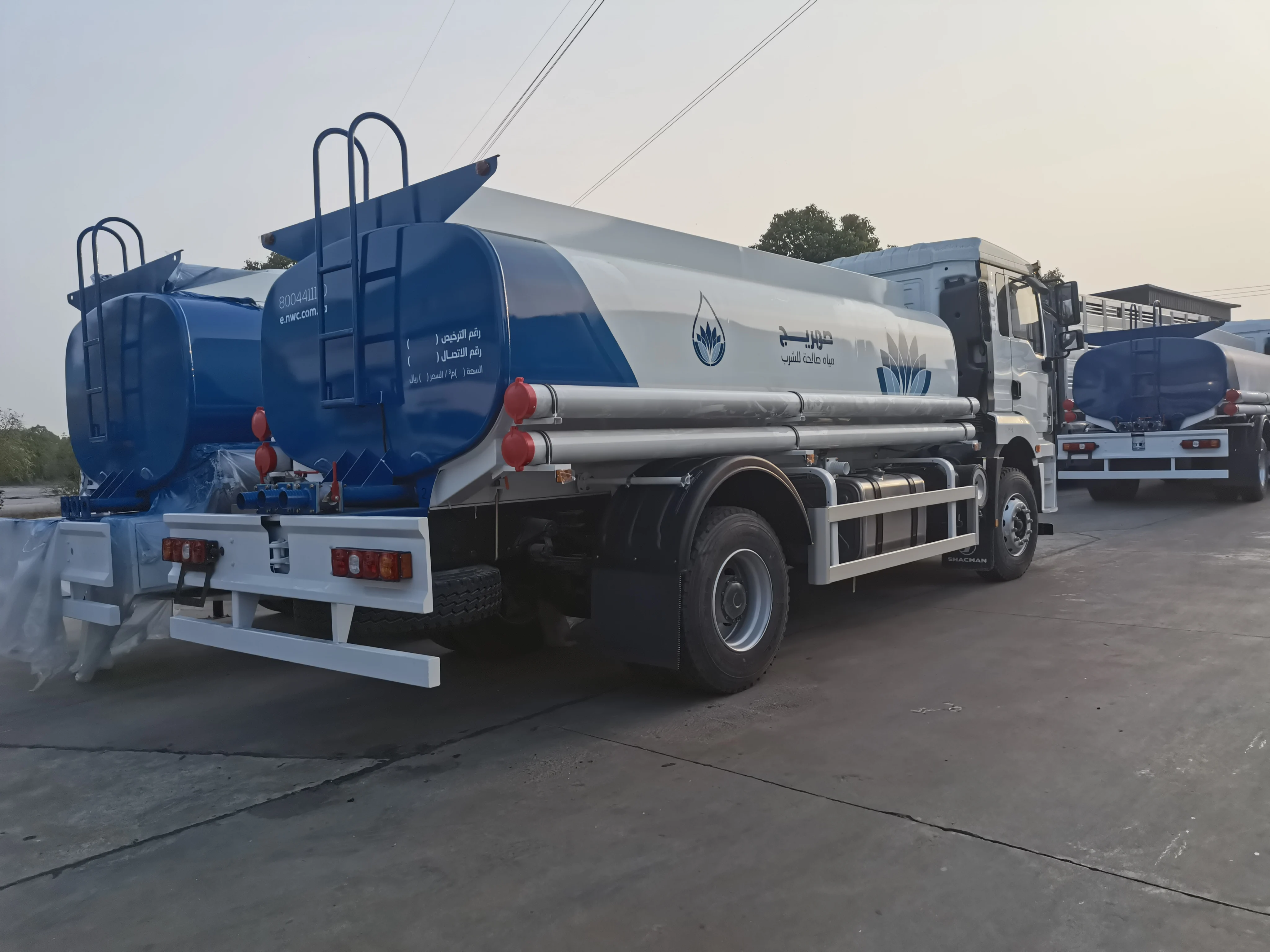 Hot Selling 12CBM Shacman 4*4 Transport Water Tanker Truck 210HP Truck For Sale