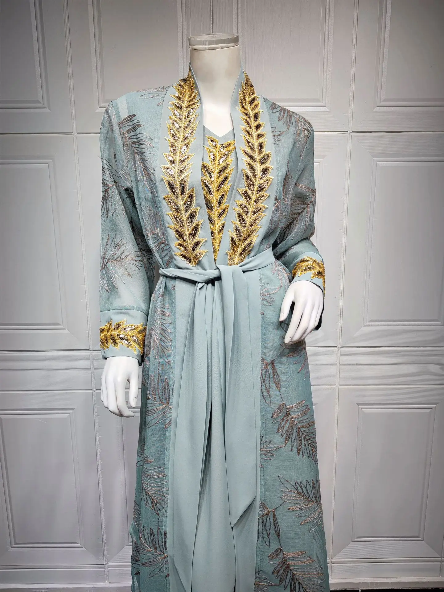 Trendy Beautiful New Caftan Dress with Sequin Embellished Kaftan Arab Jalabiya High Quality Middle East Muslim Woman Dress