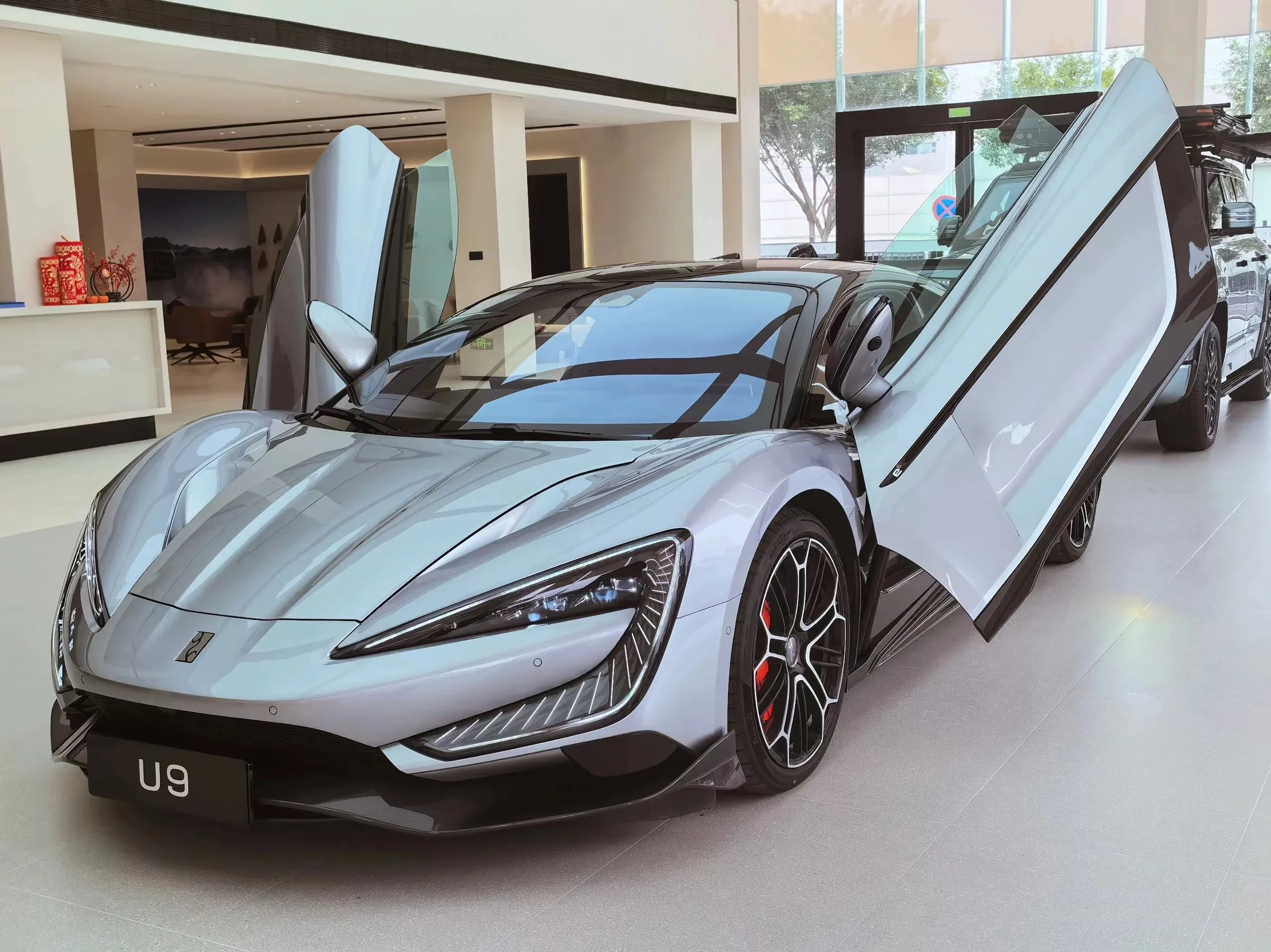 Deposit 2024 byd yangwang u9 sports ev car luxury supercar pure electric sedan 4wd super car new energy vehicles byd yangwang u9