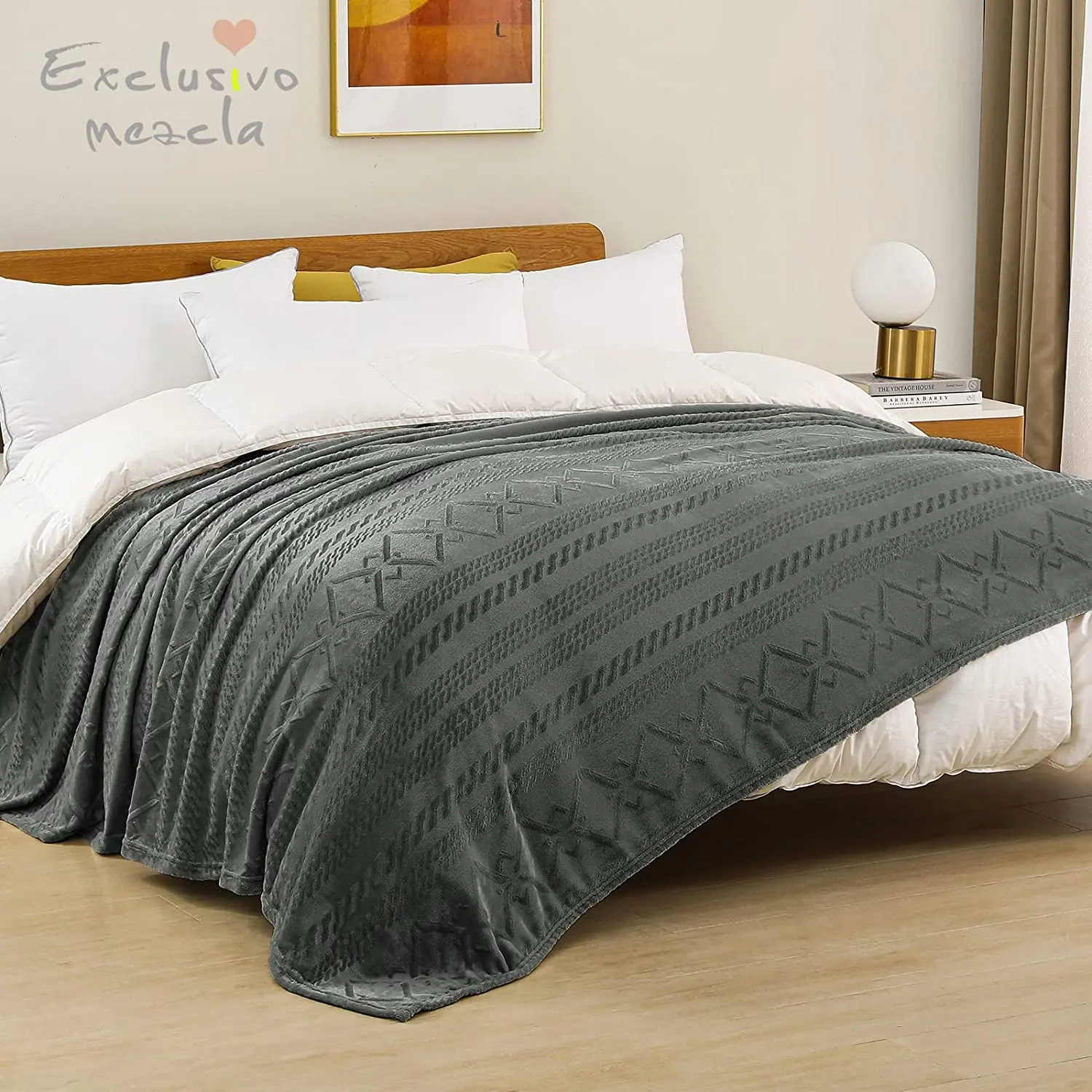 Designer 100% Polyester Blankets & Throws Polyester Fleece Brushed Flannel Hemmed Blanket