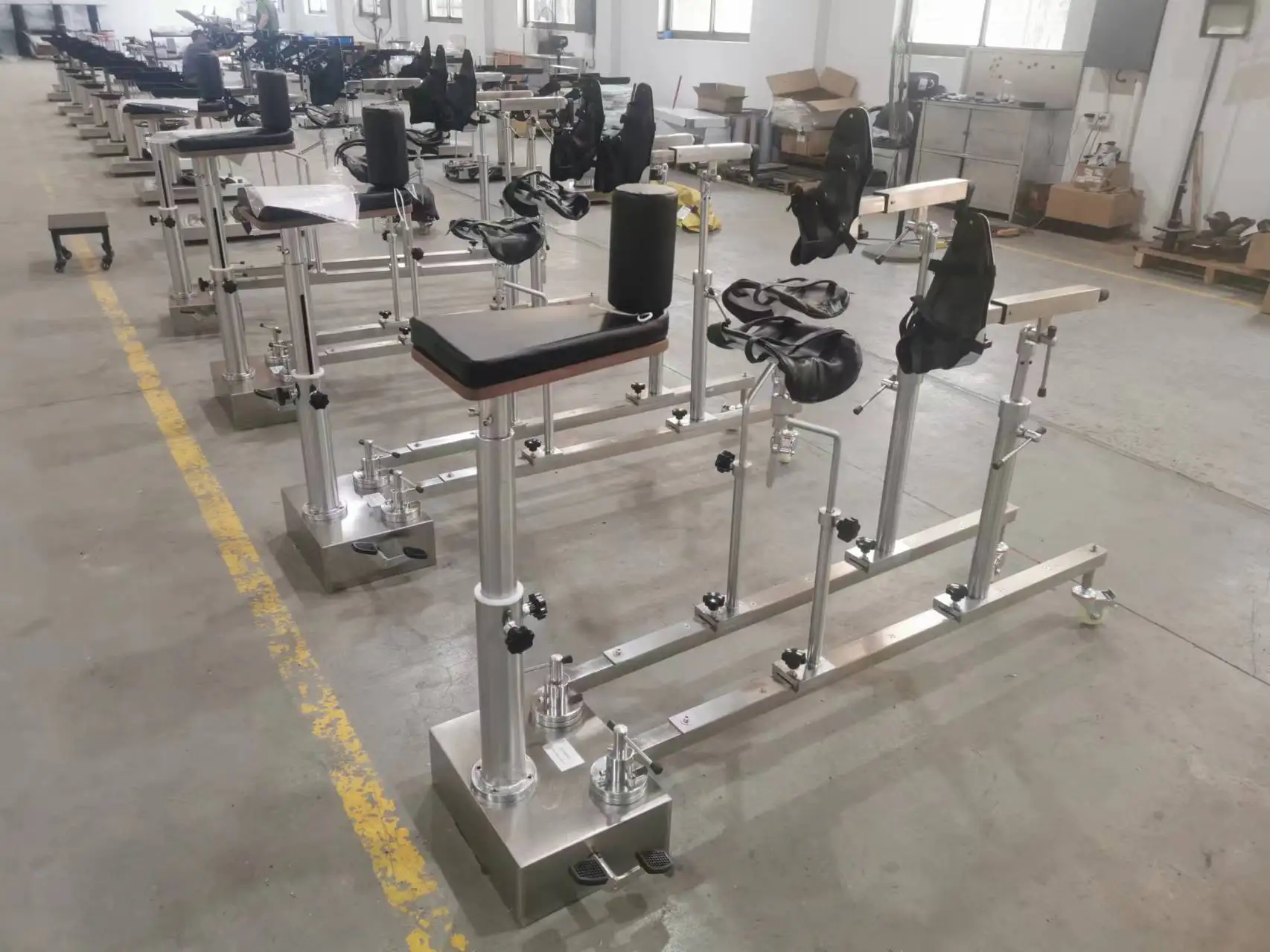 Factory direct medical equipment Multi-purpose stainless steel orthopedic operating table traction rack